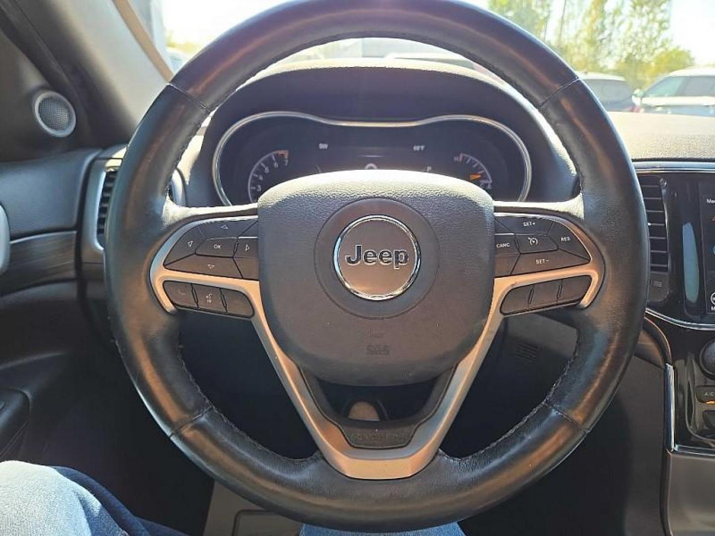 2020 WHITE /BLACK Jeep Grand Cherokee Laredo 4WD (1C4RJFAG9LC) with an 3.6L V6 DOHC 24V engine, 8A transmission, located at 3304 Woodville Road, Northwood, OH, 43619, (419) 210-8019, 41.612694, -83.480743 - Your #1 Destination for Auto Loans and mdash;No Matter Your Credit!At our dealership, we believe everyone deserves the opportunity to drive their dream car and mdash;whether you have good credit, bad credit, or no credit at all. With a wide selection of hundreds of cars, trucks, and SUVs, you'll fin - Photo#19