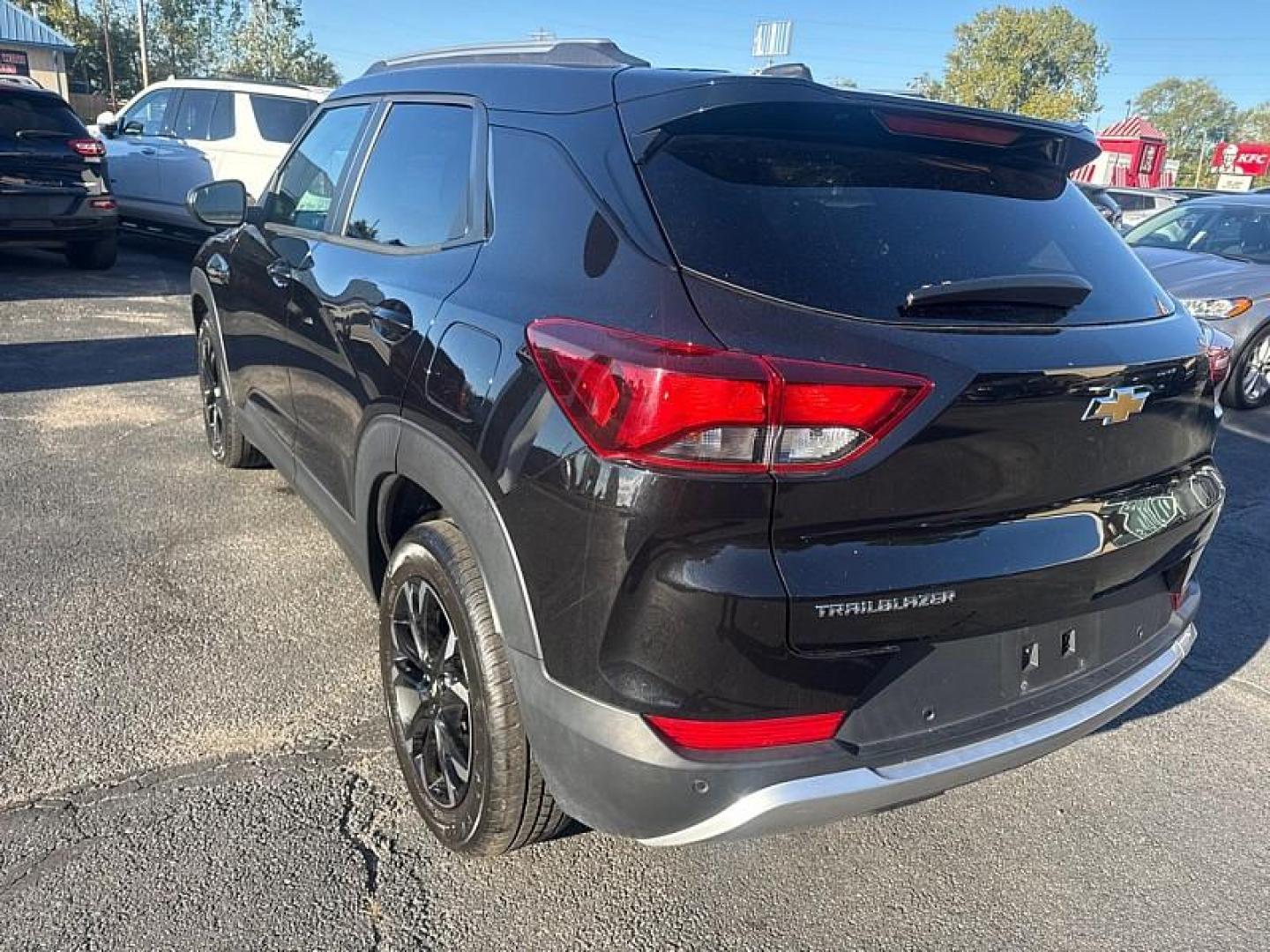 2021 BLACK /BLACK Chevrolet Trailblazer LT (KL79MPS24MB) with an 1.2L L3 DOHC 12V engine, 9A transmission, located at 3304 Woodville Road, Northwood, OH, 43619, (419) 210-8019, 41.612694, -83.480743 - Photo#2