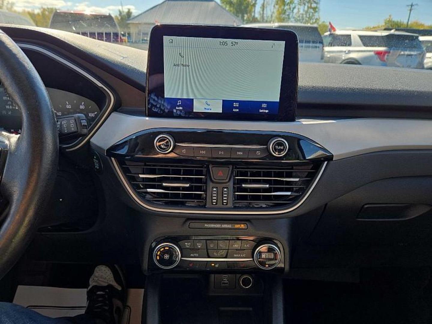 2021 SILVER /BLACK Ford Escape SE (1FMCU0G63MU) with an 1.5L L3 engine, 6A transmission, located at 3304 Woodville Road, Northwood, OH, 43619, (419) 210-8019, 41.612694, -83.480743 - Your #1 Destination for Auto Loans and mdash;No Matter Your Credit!At our dealership, we believe everyone deserves the opportunity to drive their dream car and mdash;whether you have good credit, bad credit, or no credit at all. With a wide selection of hundreds of cars, trucks, and SUVs, you'll fin - Photo#20