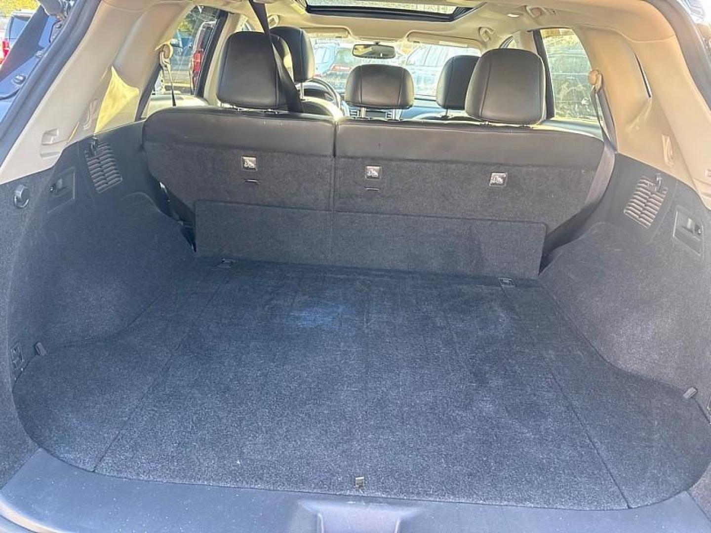 2017 GRAY /BLACK Nissan Murano Platinum AWD (5N1AZ2MH2HN) with an 3.5L V6 DOHC 24V engine, CVT transmission, located at 3304 Woodville Road, Northwood, OH, 43619, (419) 210-8019, 41.612694, -83.480743 - Your #1 Destination for Auto Loans and mdash;No Matter Your Credit!At our dealership, we believe everyone deserves the opportunity to drive their dream car and mdash;whether you have good credit, bad credit, or no credit at all. With a wide selection of hundreds of cars, trucks, and SUVs, you'll fin - Photo#12