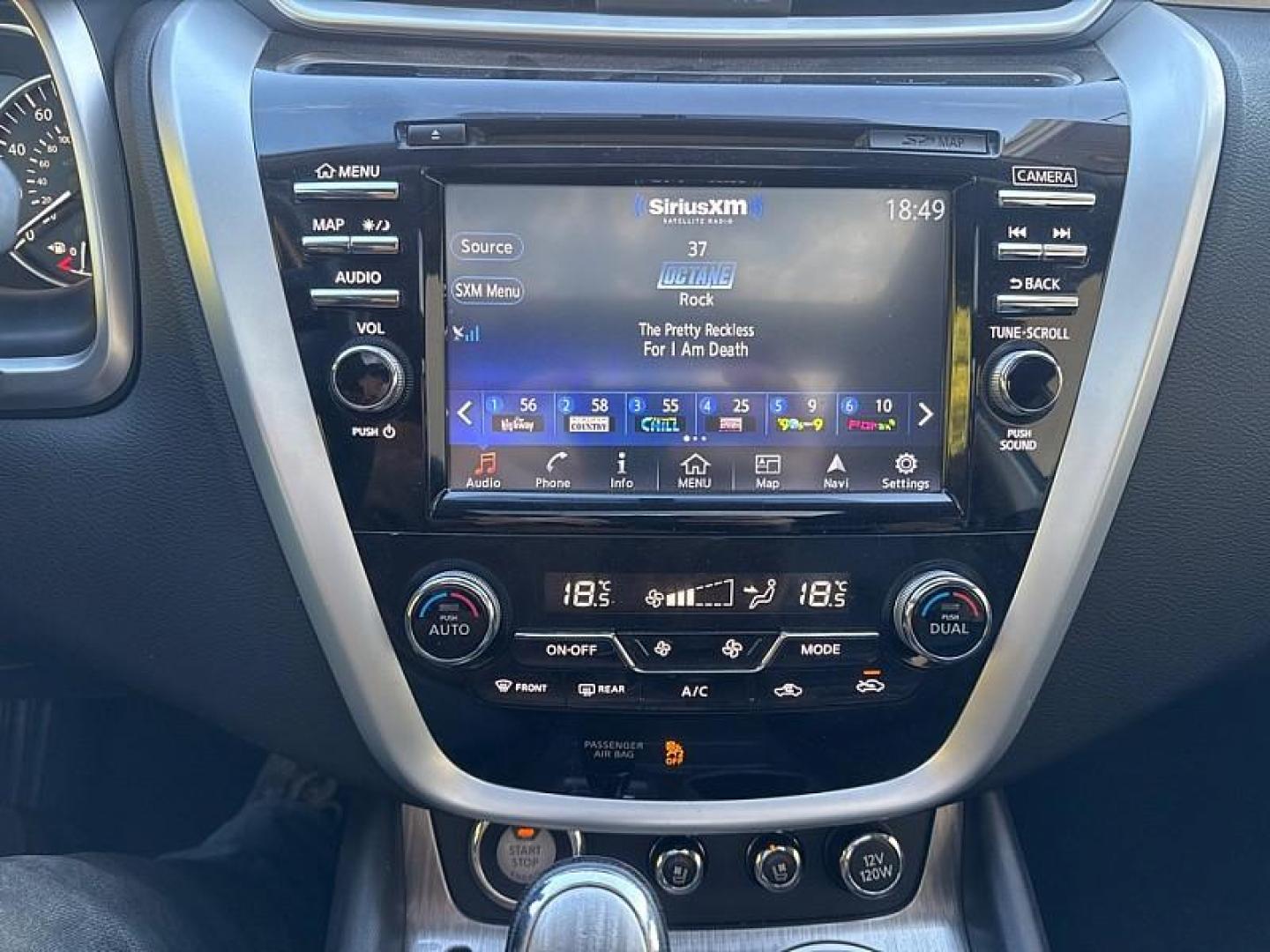 2017 GRAY /BLACK Nissan Murano Platinum AWD (5N1AZ2MH2HN) with an 3.5L V6 DOHC 24V engine, CVT transmission, located at 3304 Woodville Road, Northwood, OH, 43619, (419) 210-8019, 41.612694, -83.480743 - Your #1 Destination for Auto Loans and mdash;No Matter Your Credit!At our dealership, we believe everyone deserves the opportunity to drive their dream car and mdash;whether you have good credit, bad credit, or no credit at all. With a wide selection of hundreds of cars, trucks, and SUVs, you'll fin - Photo#21