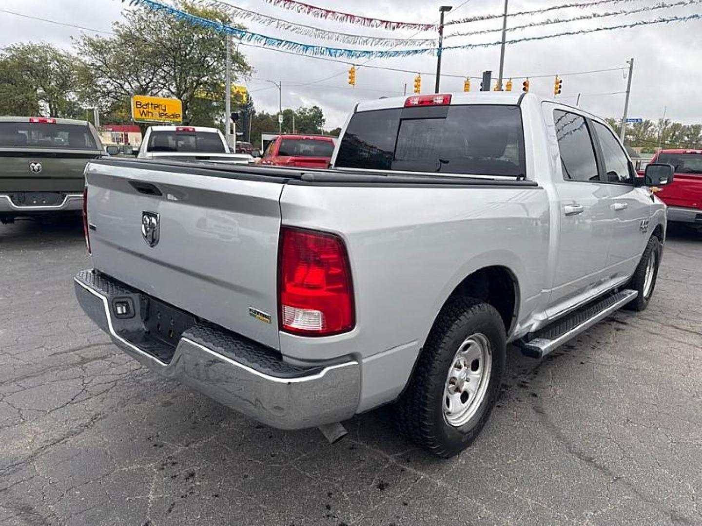 2019 SILVER /BLACK RAM 1500 Classic Tradesman Crew Cab SWB 2WD (1C6RR6LG2KS) with an 3.6L V6 DOHC 24V FFV engine, 8A transmission, located at 3304 Woodville Road, Northwood, OH, 43619, (419) 210-8019, 41.612694, -83.480743 - Your #1 Destination for Auto Loans and mdash;No Matter Your Credit!At our dealership, we believe everyone deserves the opportunity to drive their dream car and mdash;whether you have good credit, bad credit, or no credit at all. With a wide selection of hundreds of cars, trucks, and SUVs, you'll fin - Photo#4