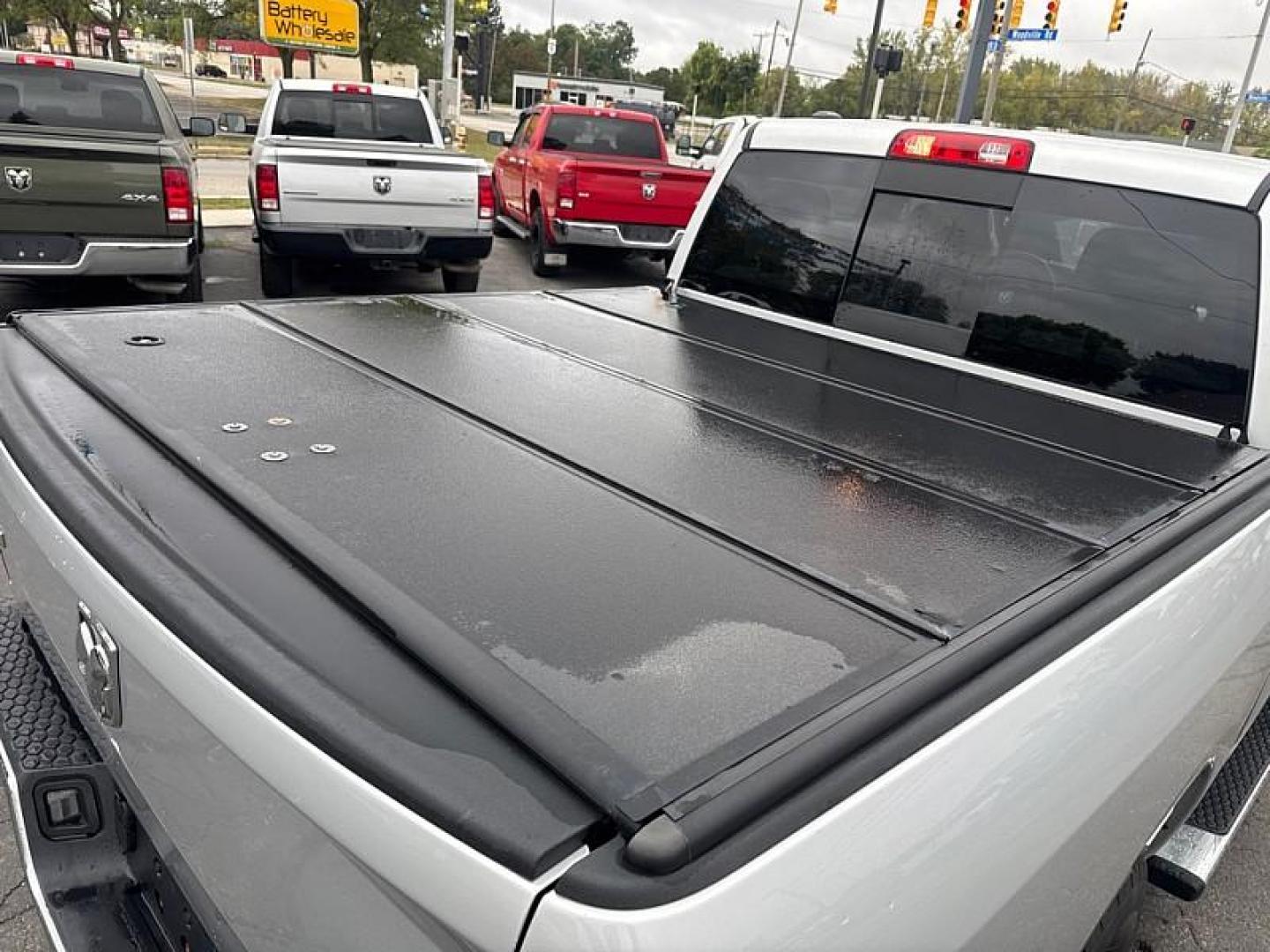 2019 SILVER /BLACK RAM 1500 Classic Tradesman Crew Cab SWB 2WD (1C6RR6LG2KS) with an 3.6L V6 DOHC 24V FFV engine, 8A transmission, located at 3304 Woodville Road, Northwood, OH, 43619, (419) 210-8019, 41.612694, -83.480743 - Your #1 Destination for Auto Loans and mdash;No Matter Your Credit!At our dealership, we believe everyone deserves the opportunity to drive their dream car and mdash;whether you have good credit, bad credit, or no credit at all. With a wide selection of hundreds of cars, trucks, and SUVs, you'll fin - Photo#13