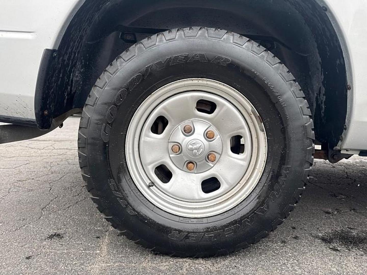 2019 SILVER /BLACK RAM 1500 Classic Tradesman Crew Cab SWB 2WD (1C6RR6LG2KS) with an 3.6L V6 DOHC 24V FFV engine, 8A transmission, located at 3304 Woodville Road, Northwood, OH, 43619, (419) 210-8019, 41.612694, -83.480743 - Your #1 Destination for Auto Loans and mdash;No Matter Your Credit!At our dealership, we believe everyone deserves the opportunity to drive their dream car and mdash;whether you have good credit, bad credit, or no credit at all. With a wide selection of hundreds of cars, trucks, and SUVs, you'll fin - Photo#18