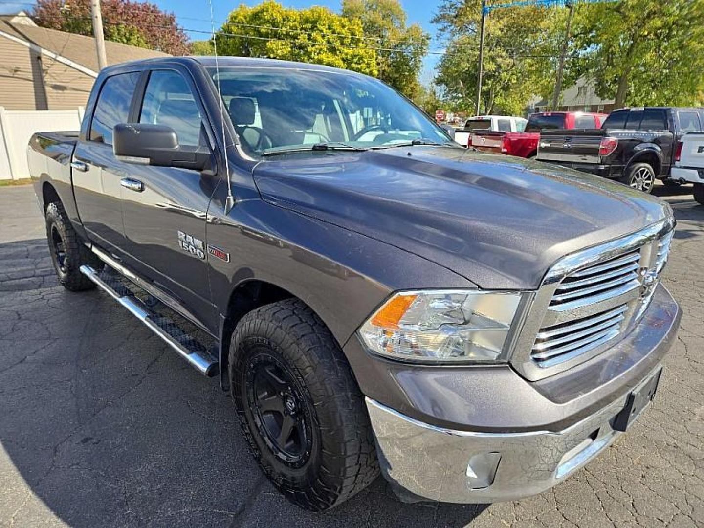 2018 GRAY /BLACK RAM 1500 SLT Crew Cab SWB 4WD (1C6RR7LM2JS) with an 3.0L V6 DIESEL engine, 8A transmission, located at 3304 Woodville Road, Northwood, OH, 43619, (419) 210-8019, 41.612694, -83.480743 - Your #1 Destination for Auto Loans and mdash;No Matter Your Credit!At our dealership, we believe everyone deserves the opportunity to drive their dream car and mdash;whether you have good credit, bad credit, or no credit at all. With a wide selection of hundreds of cars, trucks, and SUVs, you'll fin - Photo#6