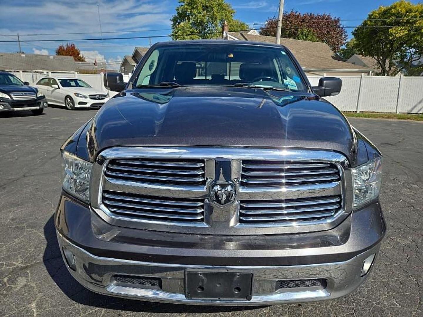 2018 GRAY /BLACK RAM 1500 SLT Crew Cab SWB 4WD (1C6RR7LM2JS) with an 3.0L V6 DIESEL engine, 8A transmission, located at 3304 Woodville Road, Northwood, OH, 43619, (419) 210-8019, 41.612694, -83.480743 - Your #1 Destination for Auto Loans and mdash;No Matter Your Credit!At our dealership, we believe everyone deserves the opportunity to drive their dream car and mdash;whether you have good credit, bad credit, or no credit at all. With a wide selection of hundreds of cars, trucks, and SUVs, you'll fin - Photo#7