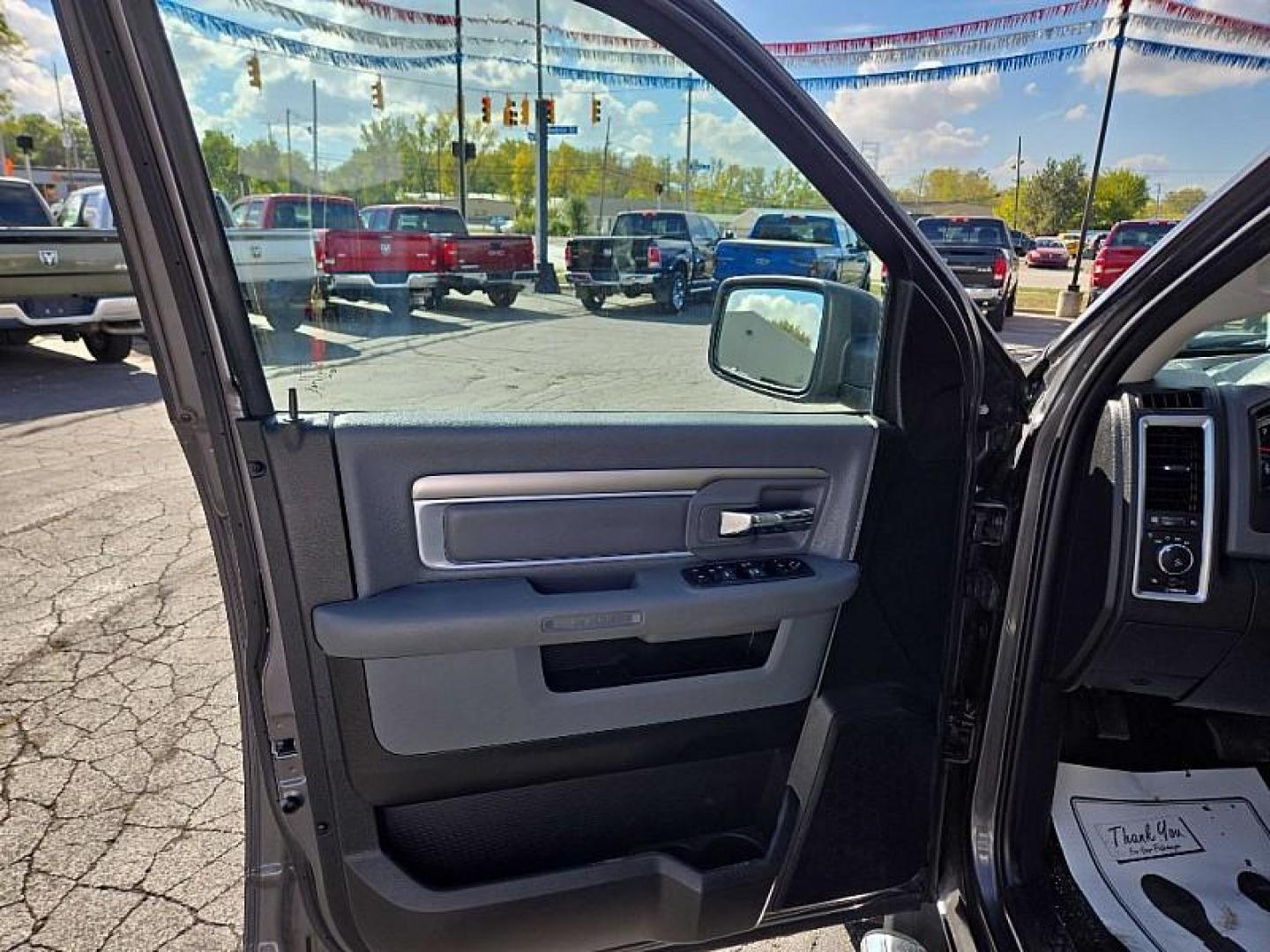 2018 GRAY /BLACK RAM 1500 SLT Crew Cab SWB 4WD (1C6RR7LM2JS) with an 3.0L V6 DIESEL engine, 8A transmission, located at 3304 Woodville Road, Northwood, OH, 43619, (419) 210-8019, 41.612694, -83.480743 - Your #1 Destination for Auto Loans and mdash;No Matter Your Credit!At our dealership, we believe everyone deserves the opportunity to drive their dream car and mdash;whether you have good credit, bad credit, or no credit at all. With a wide selection of hundreds of cars, trucks, and SUVs, you'll fin - Photo#8