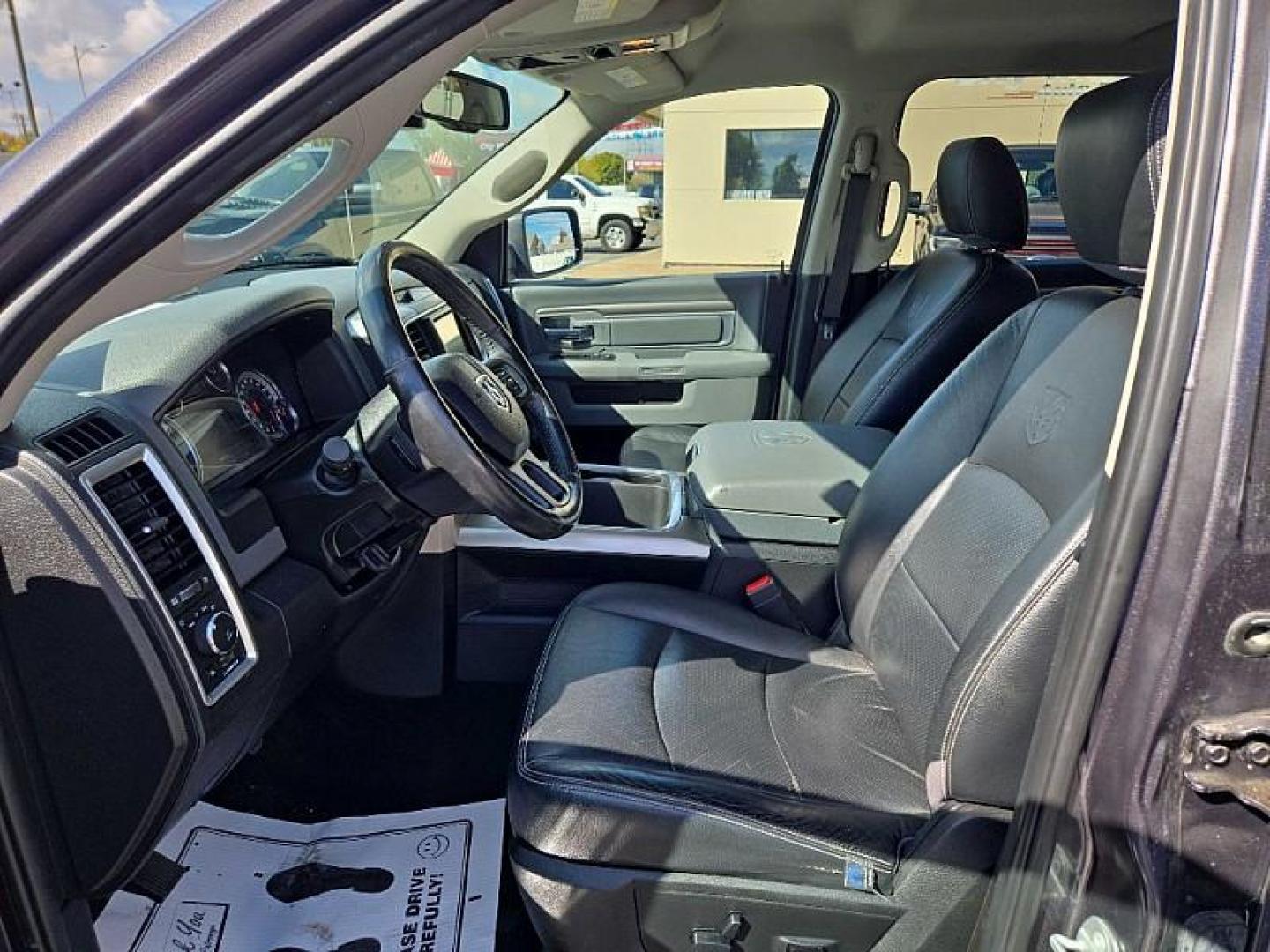 2018 GRAY /BLACK RAM 1500 SLT Crew Cab SWB 4WD (1C6RR7LM2JS) with an 3.0L V6 DIESEL engine, 8A transmission, located at 3304 Woodville Road, Northwood, OH, 43619, (419) 210-8019, 41.612694, -83.480743 - Your #1 Destination for Auto Loans and mdash;No Matter Your Credit!At our dealership, we believe everyone deserves the opportunity to drive their dream car and mdash;whether you have good credit, bad credit, or no credit at all. With a wide selection of hundreds of cars, trucks, and SUVs, you'll fin - Photo#9