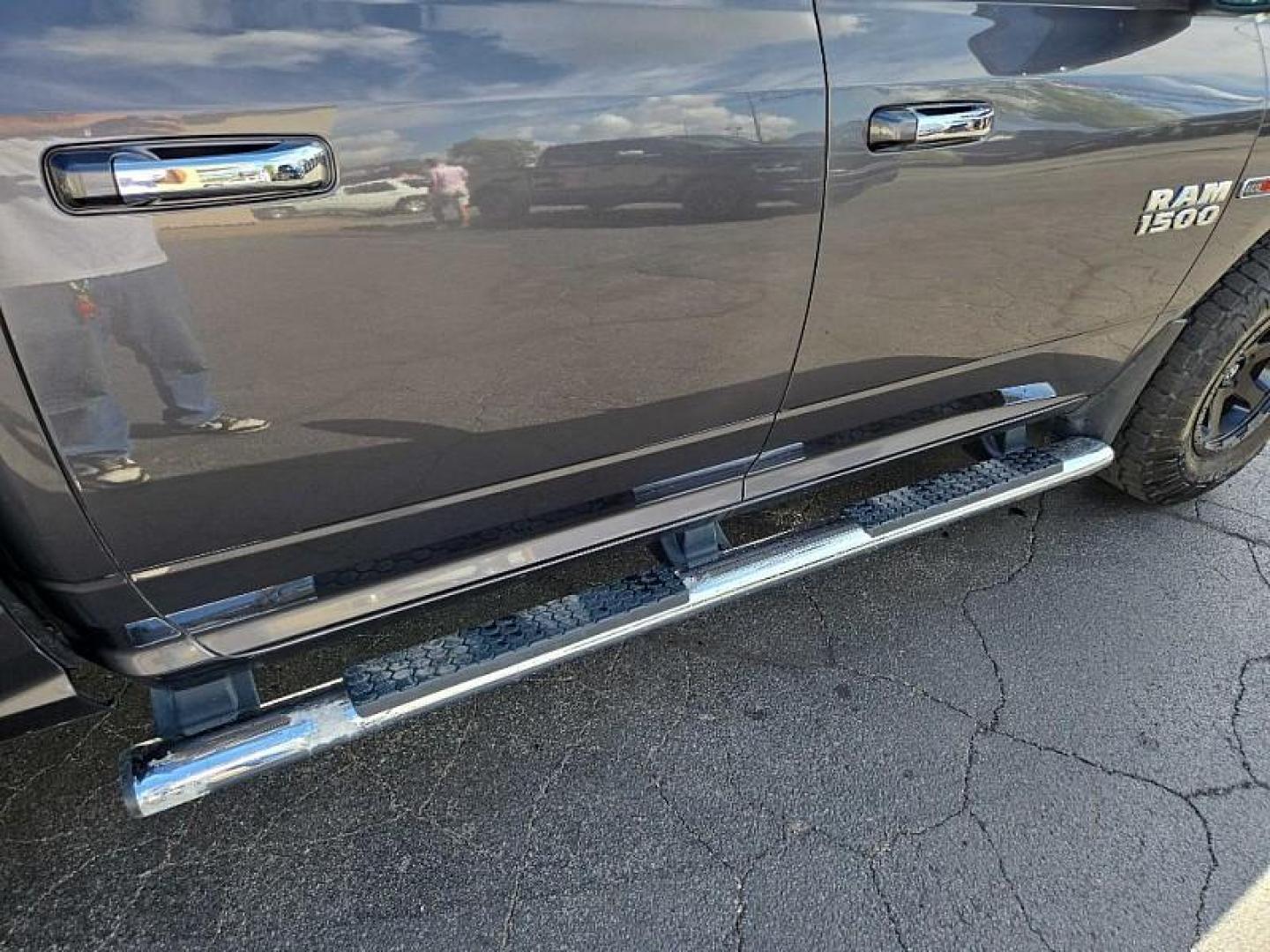 2018 GRAY /BLACK RAM 1500 SLT Crew Cab SWB 4WD (1C6RR7LM2JS) with an 3.0L V6 DIESEL engine, 8A transmission, located at 3304 Woodville Road, Northwood, OH, 43619, (419) 210-8019, 41.612694, -83.480743 - Your #1 Destination for Auto Loans and mdash;No Matter Your Credit!At our dealership, we believe everyone deserves the opportunity to drive their dream car and mdash;whether you have good credit, bad credit, or no credit at all. With a wide selection of hundreds of cars, trucks, and SUVs, you'll fin - Photo#12