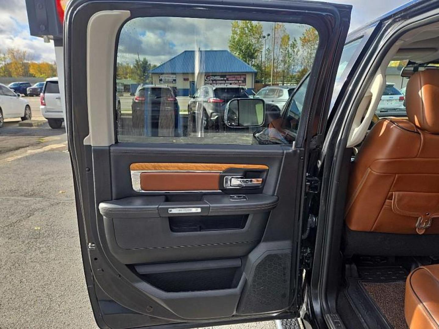 2017 BLACK /BROWN RAM 1500 Longhorn Crew Cab SWB 4WD (1C6RR7PM2HS) with an 3.0L V6 DIESEL engine, 8A transmission, located at 3304 Woodville Road, Northwood, OH, 43619, (419) 210-8019, 41.612694, -83.480743 - Your #1 Destination for Auto Loans and mdash;No Matter Your Credit!At our dealership, we believe everyone deserves the opportunity to drive their dream car and mdash;whether you have good credit, bad credit, or no credit at all. With a wide selection of hundreds of cars, trucks, and SUVs, you'll fin - Photo#10