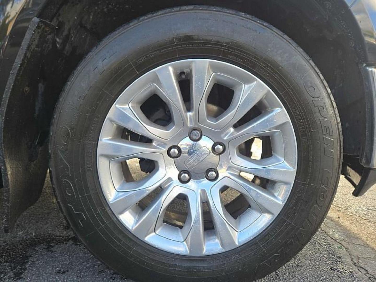 2017 BLACK /BROWN RAM 1500 Longhorn Crew Cab SWB 4WD (1C6RR7PM2HS) with an 3.0L V6 DIESEL engine, 8A transmission, located at 3304 Woodville Road, Northwood, OH, 43619, (419) 210-8019, 41.612694, -83.480743 - Your #1 Destination for Auto Loans and mdash;No Matter Your Credit!At our dealership, we believe everyone deserves the opportunity to drive their dream car and mdash;whether you have good credit, bad credit, or no credit at all. With a wide selection of hundreds of cars, trucks, and SUVs, you'll fin - Photo#18