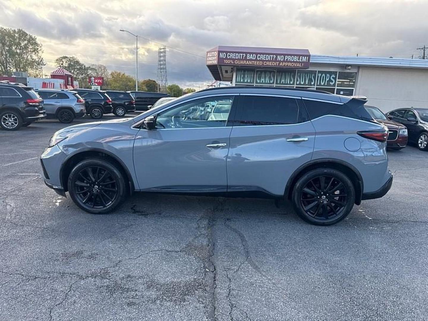 2021 GRAY /BLACK Nissan Murano SL AWD (5N1AZ2CS3MC) with an 3.5L V6 DOHC 24V engine, CVT transmission, located at 3304 Woodville Road, Northwood, OH, 43619, (419) 210-8019, 41.612694, -83.480743 - Your #1 Destination for Auto Loans and mdash;No Matter Your Credit!At our dealership, we believe everyone deserves the opportunity to drive their dream car and mdash;whether you have good credit, bad credit, or no credit at all. With a wide selection of hundreds of cars, trucks, and SUVs, you'll fin - Photo#1