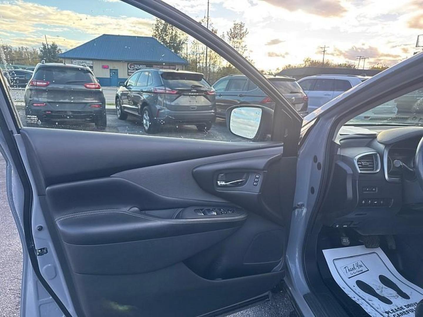 2021 GRAY /BLACK Nissan Murano SL AWD (5N1AZ2CS3MC) with an 3.5L V6 DOHC 24V engine, CVT transmission, located at 3304 Woodville Road, Northwood, OH, 43619, (419) 210-8019, 41.612694, -83.480743 - Your #1 Destination for Auto Loans and mdash;No Matter Your Credit!At our dealership, we believe everyone deserves the opportunity to drive their dream car and mdash;whether you have good credit, bad credit, or no credit at all. With a wide selection of hundreds of cars, trucks, and SUVs, you'll fin - Photo#8