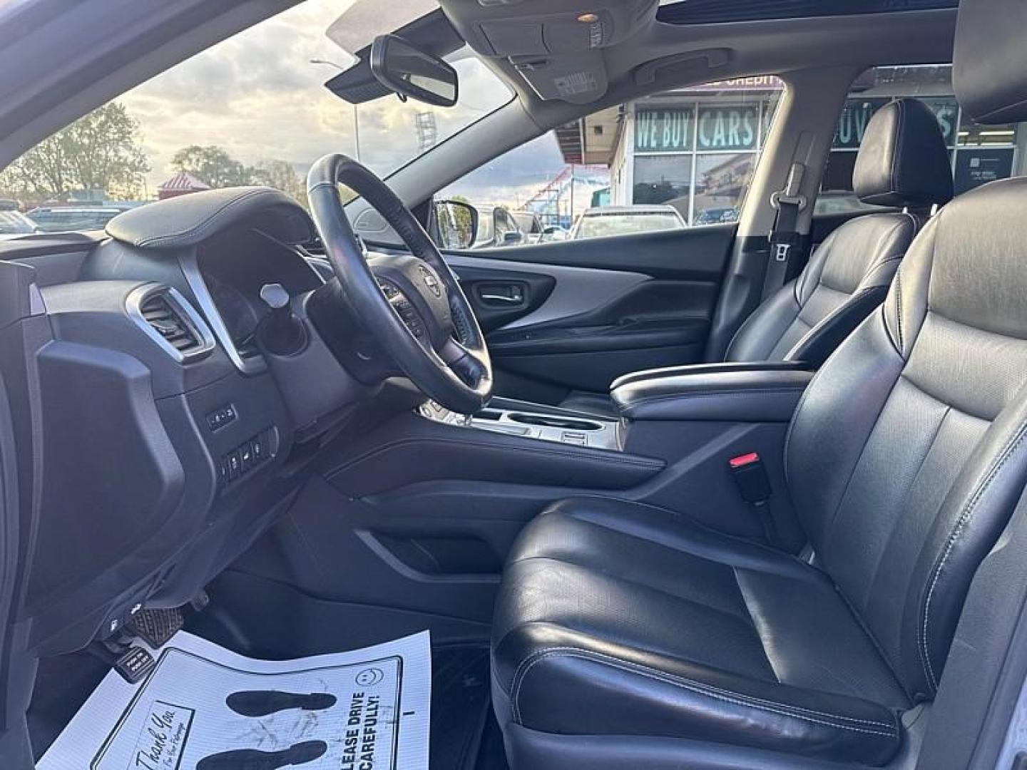 2021 GRAY /BLACK Nissan Murano SL AWD (5N1AZ2CS3MC) with an 3.5L V6 DOHC 24V engine, CVT transmission, located at 3304 Woodville Road, Northwood, OH, 43619, (419) 210-8019, 41.612694, -83.480743 - Your #1 Destination for Auto Loans and mdash;No Matter Your Credit!At our dealership, we believe everyone deserves the opportunity to drive their dream car and mdash;whether you have good credit, bad credit, or no credit at all. With a wide selection of hundreds of cars, trucks, and SUVs, you'll fin - Photo#9