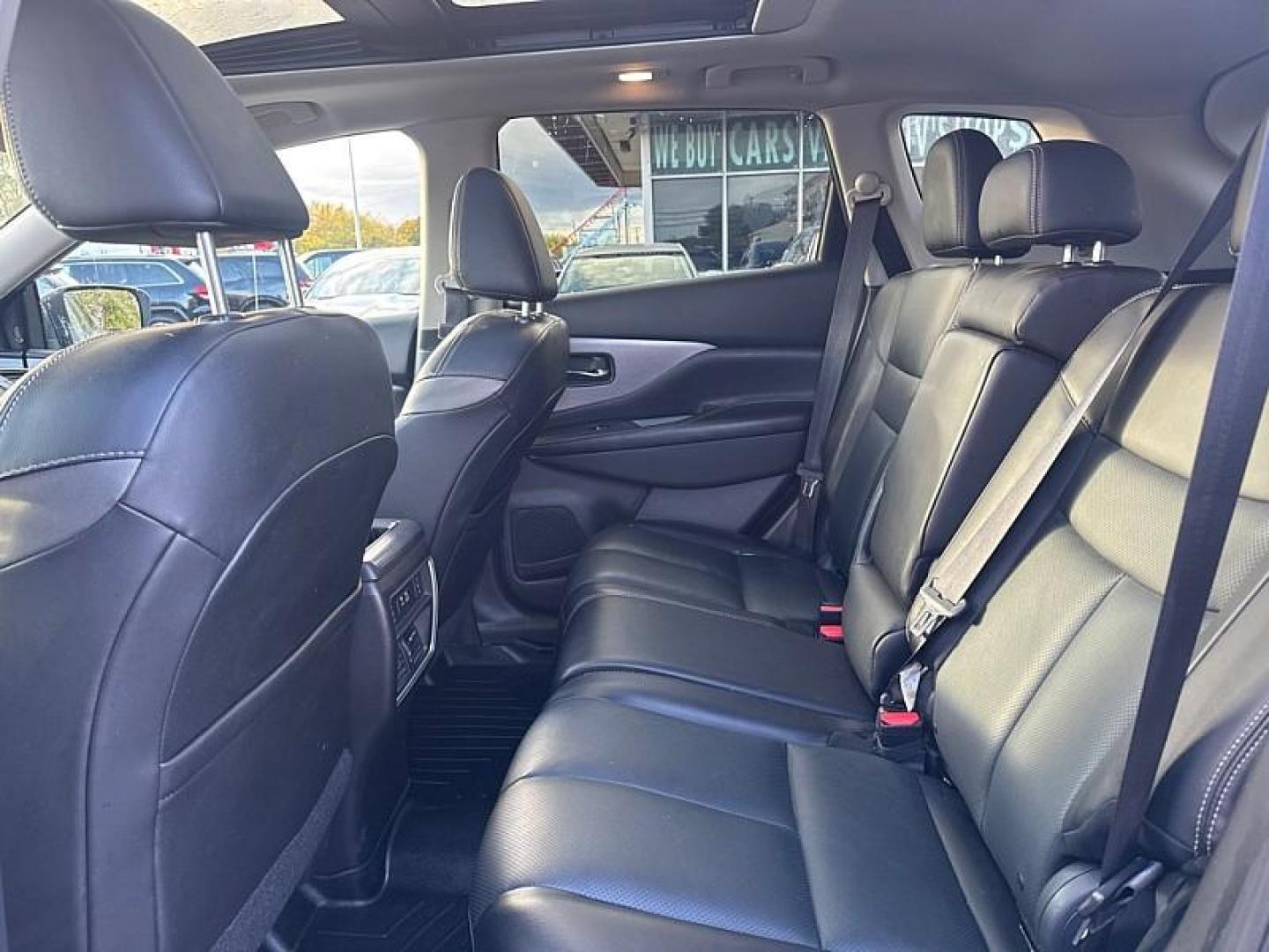 2021 GRAY /BLACK Nissan Murano SL AWD (5N1AZ2CS3MC) with an 3.5L V6 DOHC 24V engine, CVT transmission, located at 3304 Woodville Road, Northwood, OH, 43619, (419) 210-8019, 41.612694, -83.480743 - Your #1 Destination for Auto Loans and mdash;No Matter Your Credit!At our dealership, we believe everyone deserves the opportunity to drive their dream car and mdash;whether you have good credit, bad credit, or no credit at all. With a wide selection of hundreds of cars, trucks, and SUVs, you'll fin - Photo#11