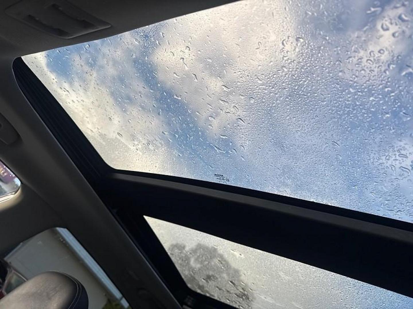 2021 GRAY /BLACK Nissan Murano SL AWD (5N1AZ2CS3MC) with an 3.5L V6 DOHC 24V engine, CVT transmission, located at 3304 Woodville Road, Northwood, OH, 43619, (419) 210-8019, 41.612694, -83.480743 - Your #1 Destination for Auto Loans and mdash;No Matter Your Credit!At our dealership, we believe everyone deserves the opportunity to drive their dream car and mdash;whether you have good credit, bad credit, or no credit at all. With a wide selection of hundreds of cars, trucks, and SUVs, you'll fin - Photo#22