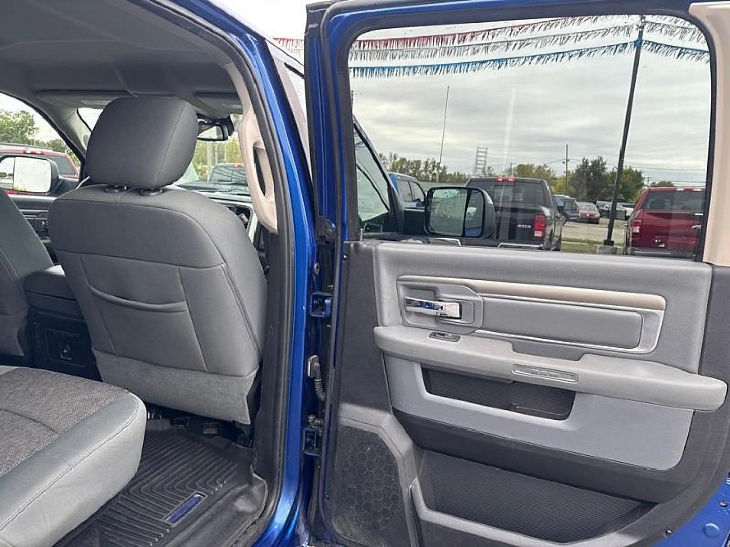 2015 BLUE /BLACK RAM 1500 SLT Crew Cab SWB 4WD (1C6RR7LT8FS) with an 5.7L V8 OHV 16V engine, 6-Speed Automatic transmission, located at 3304 Woodville Road, Northwood, OH, 43619, (419) 210-8019, 41.612694, -83.480743 - Your #1 Destination for Auto Loans and mdash;No Matter Your Credit!At our dealership, we believe everyone deserves the opportunity to drive their dream car and mdash;whether you have good credit, bad credit, or no credit at all. With a wide selection of hundreds of cars, trucks, and SUVs, you'll fin - Photo#12