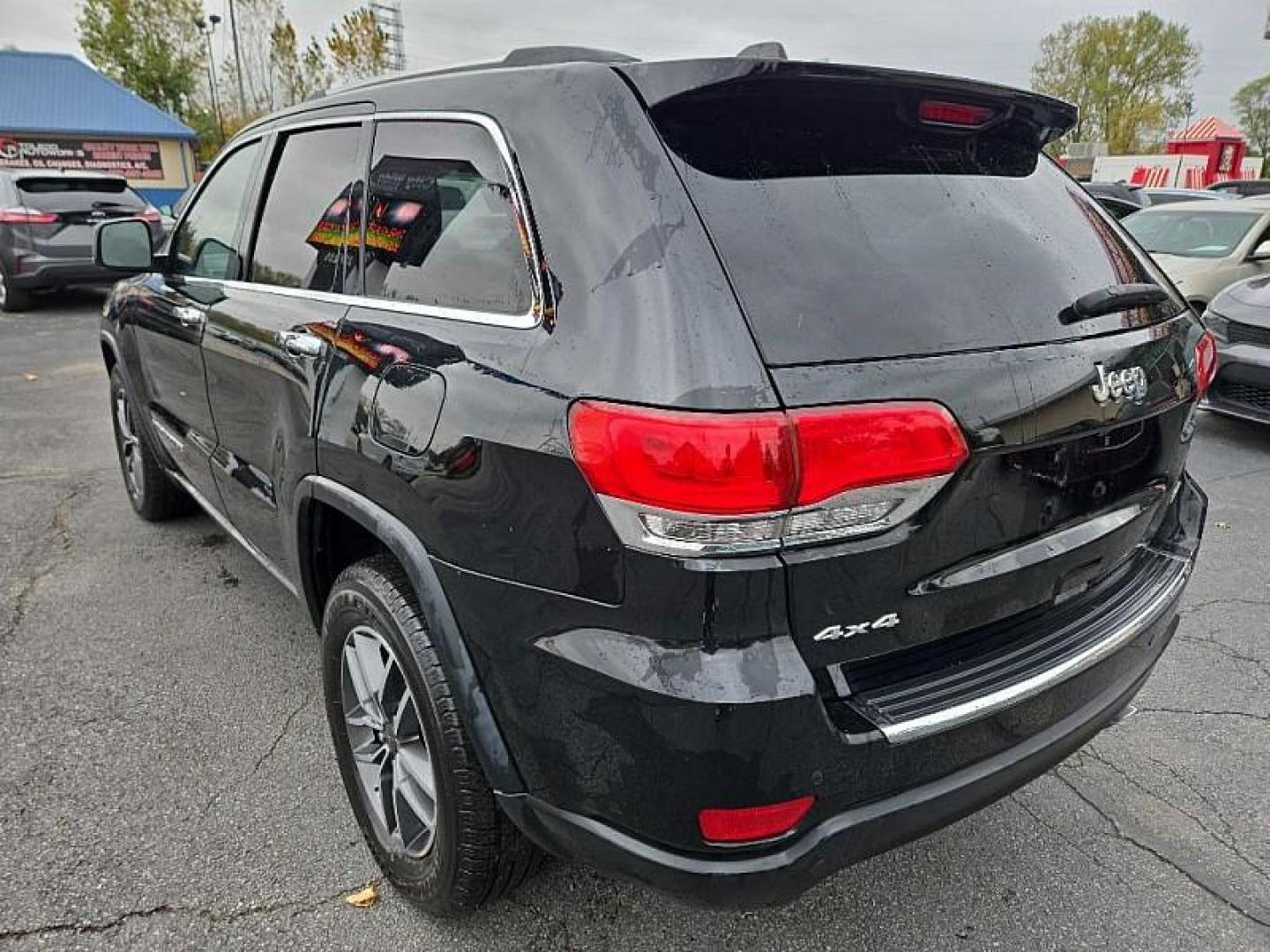 2019 BLACK /BLACK Jeep Grand Cherokee Limited 4WD (1C4RJFBG9KC) with an 3.6L V6 DOHC 24V engine, 8A transmission, located at 3304 Woodville Road, Northwood, OH, 43619, (419) 210-8019, 41.612694, -83.480743 - Your #1 Destination for Auto Loans and mdash;No Matter Your Credit!At our dealership, we believe everyone deserves the opportunity to drive their dream car and mdash;whether you have good credit, bad credit, or no credit at all. With a wide selection of hundreds of cars, trucks, and SUVs, you'll fin - Photo#2