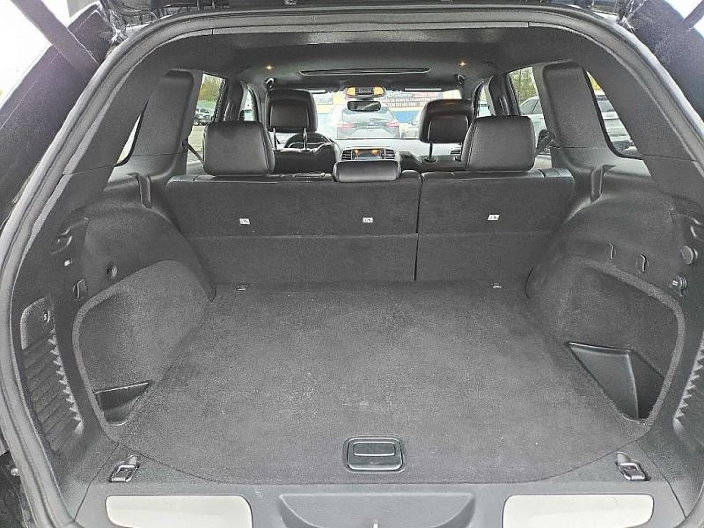 2019 BLACK /BLACK Jeep Grand Cherokee Limited 4WD (1C4RJFBG9KC) with an 3.6L V6 DOHC 24V engine, 8A transmission, located at 3304 Woodville Road, Northwood, OH, 43619, (419) 210-8019, 41.612694, -83.480743 - Your #1 Destination for Auto Loans and mdash;No Matter Your Credit!At our dealership, we believe everyone deserves the opportunity to drive their dream car and mdash;whether you have good credit, bad credit, or no credit at all. With a wide selection of hundreds of cars, trucks, and SUVs, you'll fin - Photo#12