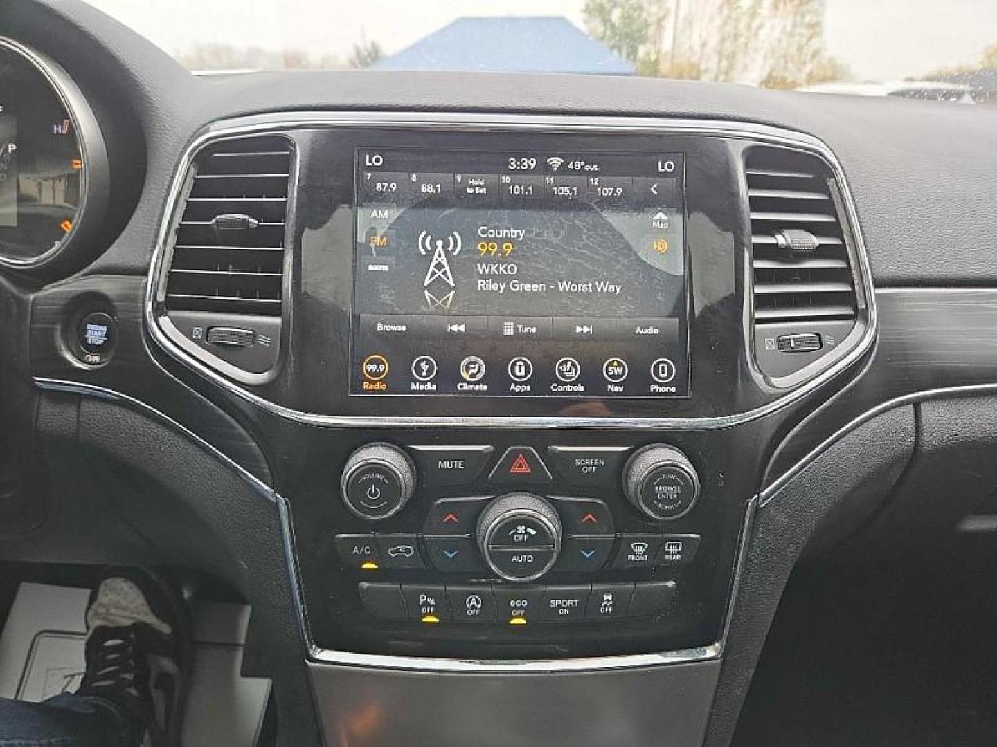 2019 BLACK /BLACK Jeep Grand Cherokee Limited 4WD (1C4RJFBG9KC) with an 3.6L V6 DOHC 24V engine, 8A transmission, located at 3304 Woodville Road, Northwood, OH, 43619, (419) 210-8019, 41.612694, -83.480743 - Your #1 Destination for Auto Loans and mdash;No Matter Your Credit!At our dealership, we believe everyone deserves the opportunity to drive their dream car and mdash;whether you have good credit, bad credit, or no credit at all. With a wide selection of hundreds of cars, trucks, and SUVs, you'll fin - Photo#20