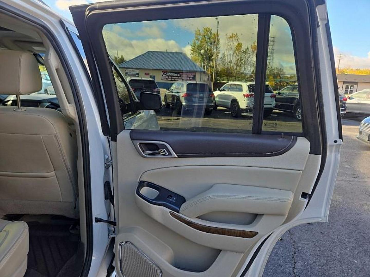 2018 WHITE /BEIGE GMC Yukon Denali 4WD (1GKS2CKJXJR) with an 6.2L V8 OHV 16V engine, 10A transmission, located at 3304 Woodville Road, Northwood, OH, 43619, (419) 210-8019, 41.612694, -83.480743 - Your #1 Destination for Auto Loans and mdash;No Matter Your Credit!At our dealership, we believe everyone deserves the opportunity to drive their dream car and mdash;whether you have good credit, bad credit, or no credit at all. With a wide selection of hundreds of cars, trucks, and SUVs, you'll fin - Photo#15