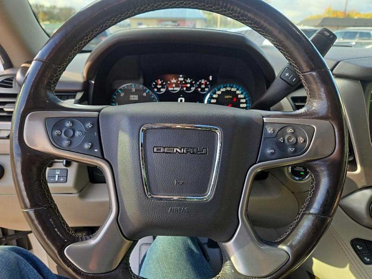 2018 WHITE /BEIGE GMC Yukon Denali 4WD (1GKS2CKJXJR) with an 6.2L V8 OHV 16V engine, 10A transmission, located at 3304 Woodville Road, Northwood, OH, 43619, (419) 210-8019, 41.612694, -83.480743 - Your #1 Destination for Auto Loans and mdash;No Matter Your Credit!At our dealership, we believe everyone deserves the opportunity to drive their dream car and mdash;whether you have good credit, bad credit, or no credit at all. With a wide selection of hundreds of cars, trucks, and SUVs, you'll fin - Photo#22