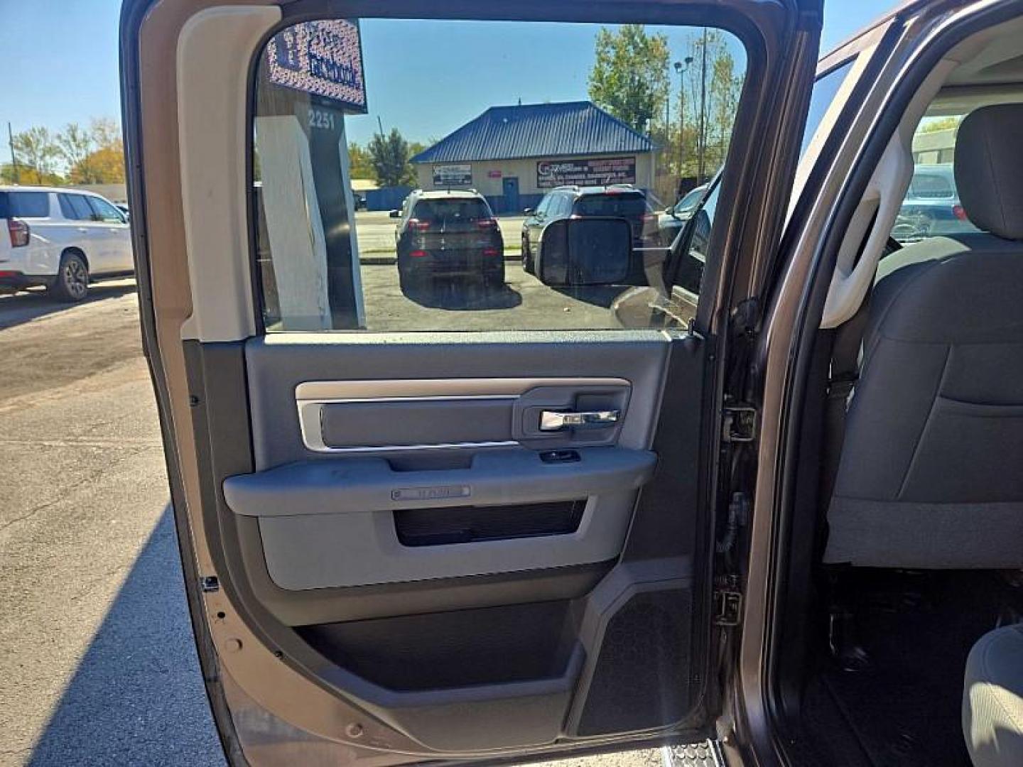 2018 BROWN /BLACK RAM 1500 SLT Crew Cab SWB 4WD (1C6RR7LM7JS) with an 3.0L V6 DIESEL engine, 8A transmission, located at 3304 Woodville Road, Northwood, OH, 43619, (419) 210-8019, 41.612694, -83.480743 - Your #1 Destination for Auto Loans and mdash;No Matter Your Credit!At our dealership, we believe everyone deserves the opportunity to drive their dream car and mdash;whether you have good credit, bad credit, or no credit at all. With a wide selection of hundreds of cars, trucks, and SUVs, you'll fin - Photo#10