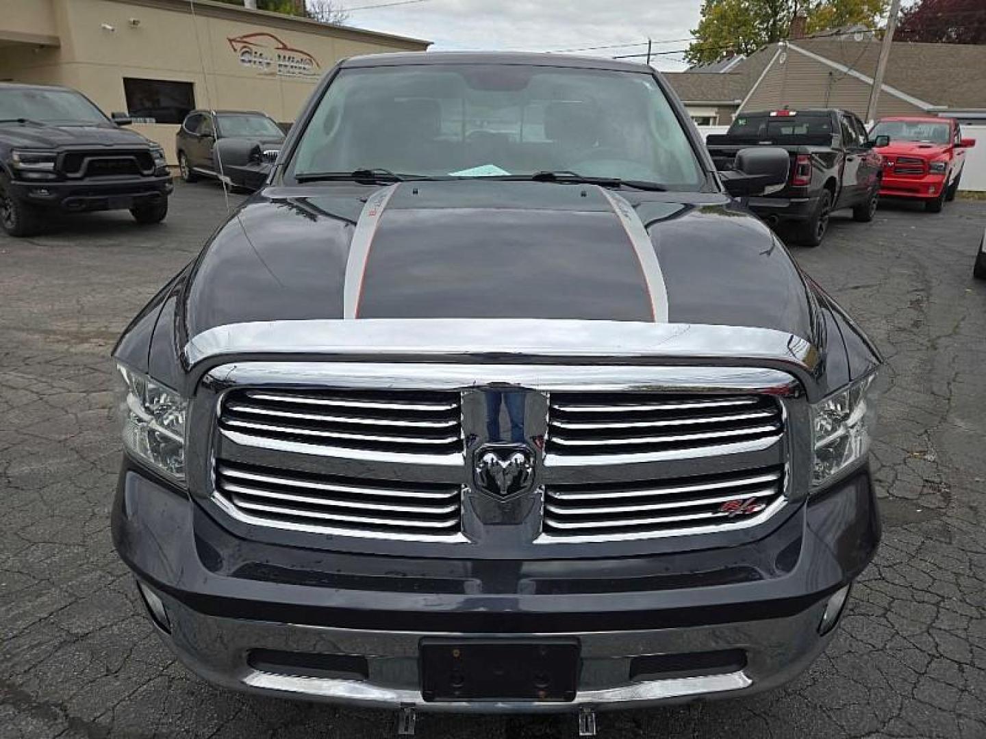 2016 GRAY /BLACK RAM 1500 SLT Crew Cab SWB 4WD (1C6RR7LT0GS) with an 5.7L V8 OHV 16V engine, 6A transmission, located at 3304 Woodville Road, Northwood, OH, 43619, (419) 210-8019, 41.612694, -83.480743 - Your #1 Destination for Auto Loans and mdash;No Matter Your Credit!At our dealership, we believe everyone deserves the opportunity to drive their dream car and mdash;whether you have good credit, bad credit, or no credit at all. With a wide selection of hundreds of cars, trucks, and SUVs, you'll fin - Photo#7