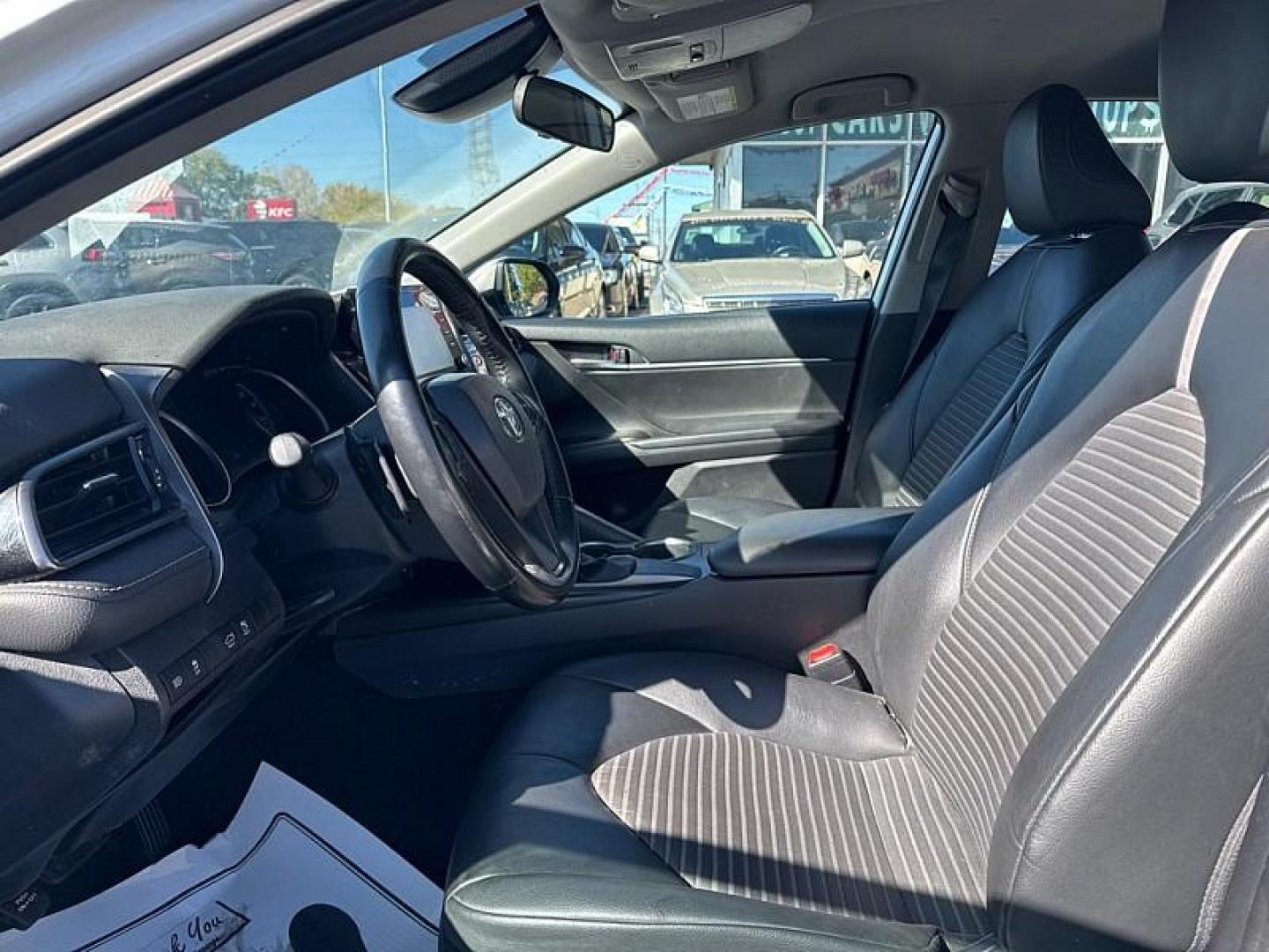 2021 WHITE /BLACK Toyota Camry SE (4T1G11AKXMU) with an 2.5L L4 DOHC 16V engine, 8A transmission, located at 3304 Woodville Road, Northwood, OH, 43619, (419) 210-8019, 41.612694, -83.480743 - Your #1 Destination for Auto Loans and mdash;No Matter Your Credit!At our dealership, we believe everyone deserves the opportunity to drive their dream car and mdash;whether you have good credit, bad credit, or no credit at all. With a wide selection of hundreds of cars, trucks, and SUVs, you'll fin - Photo#9