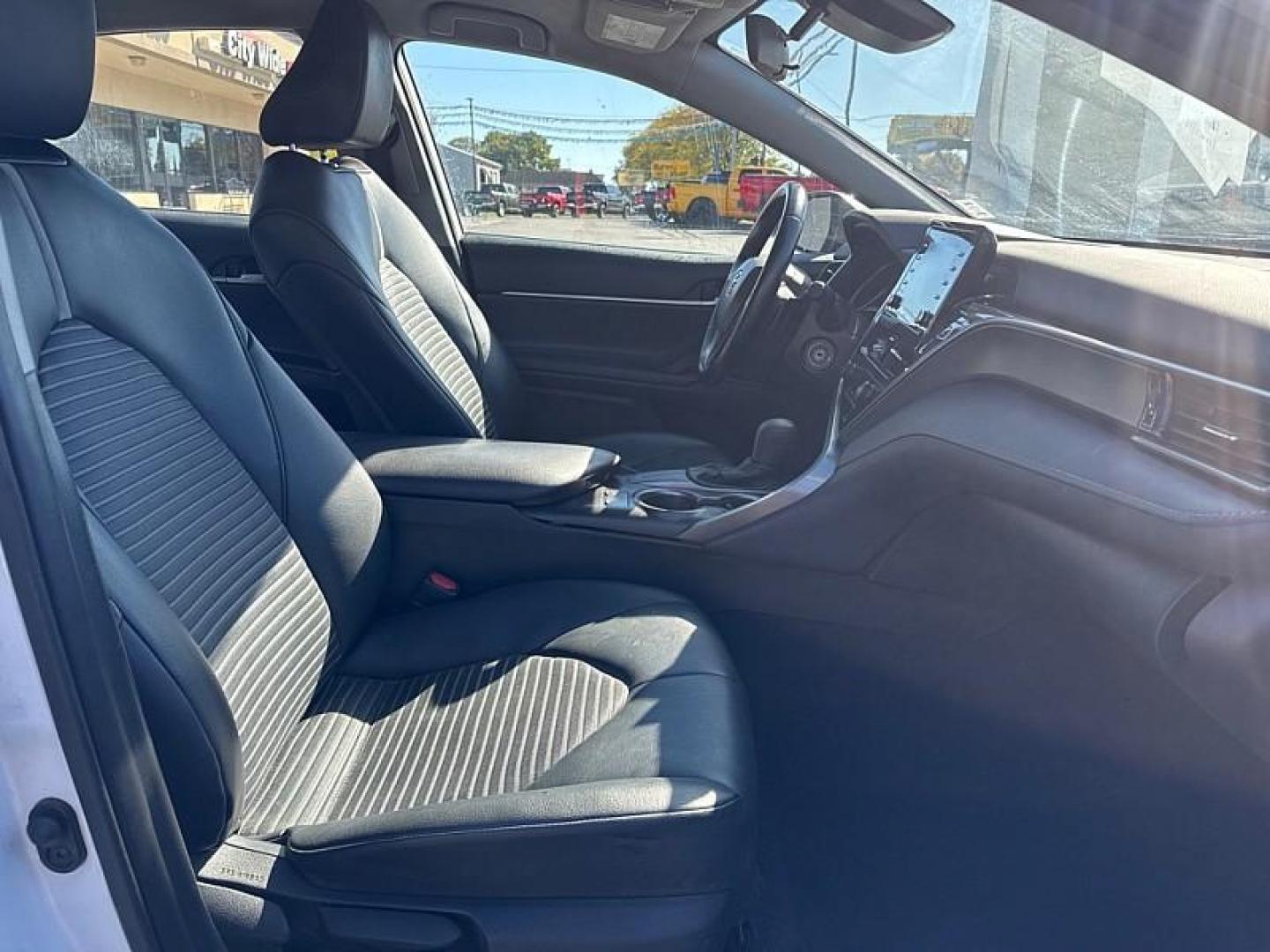 2021 WHITE /BLACK Toyota Camry SE (4T1G11AKXMU) with an 2.5L L4 DOHC 16V engine, 8A transmission, located at 3304 Woodville Road, Northwood, OH, 43619, (419) 210-8019, 41.612694, -83.480743 - Your #1 Destination for Auto Loans and mdash;No Matter Your Credit!At our dealership, we believe everyone deserves the opportunity to drive their dream car and mdash;whether you have good credit, bad credit, or no credit at all. With a wide selection of hundreds of cars, trucks, and SUVs, you'll fin - Photo#15