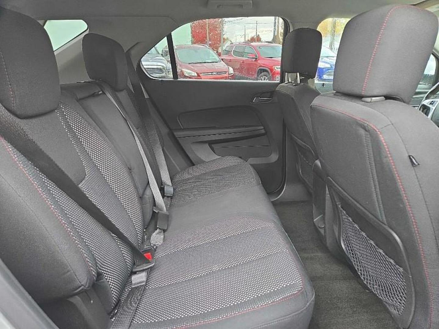 2011 SILVER /BLACK Chevrolet Equinox 1LT 2WD (2GNALDEC0B1) with an 2.4L L4 DOHC 16V engine, 6-Speed Automatic transmission, located at 3304 Woodville Road, Northwood, OH, 43619, (419) 210-8019, 41.612694, -83.480743 - Photo#14