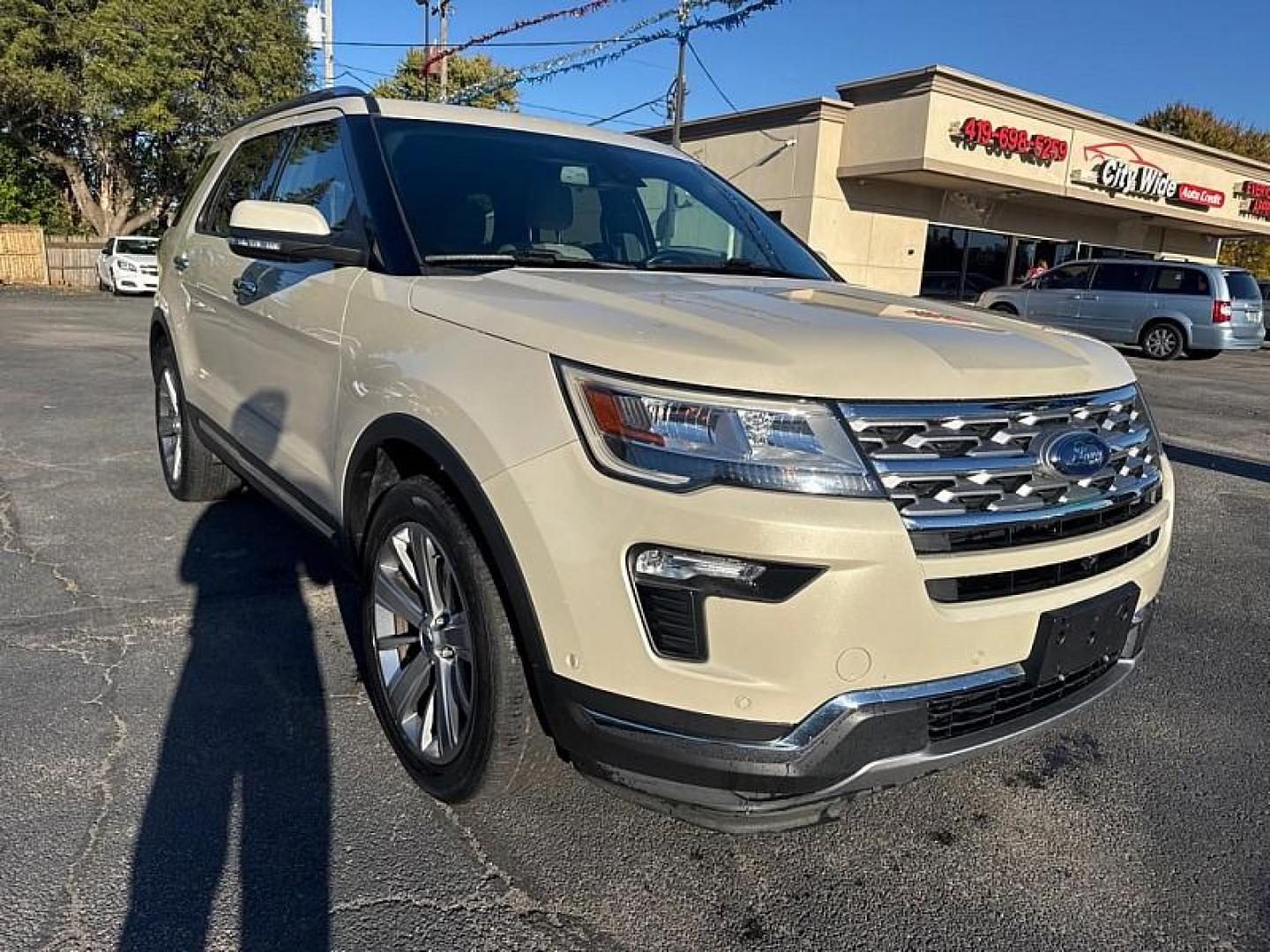 2018 TAN /BLACK Ford Explorer Limited 4WD (1FM5K8FH8JG) with an 2.3L L4 DOHC 16V engine, 6A transmission, located at 3304 Woodville Road, Northwood, OH, 43619, (419) 210-8019, 41.612694, -83.480743 - Photo#6