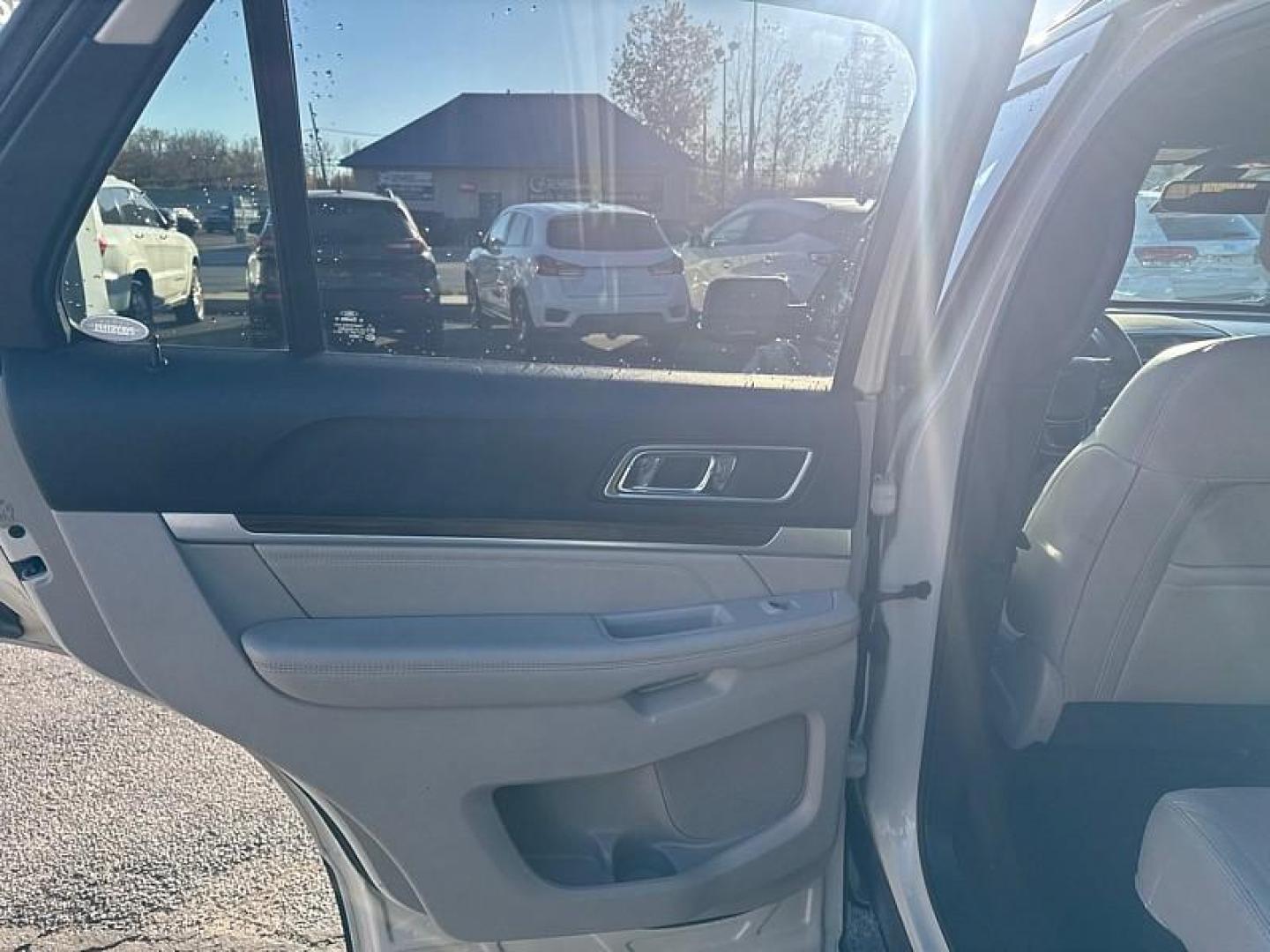 2018 TAN /BLACK Ford Explorer Limited 4WD (1FM5K8FH8JG) with an 2.3L L4 DOHC 16V engine, 6A transmission, located at 3304 Woodville Road, Northwood, OH, 43619, (419) 210-8019, 41.612694, -83.480743 - Photo#10