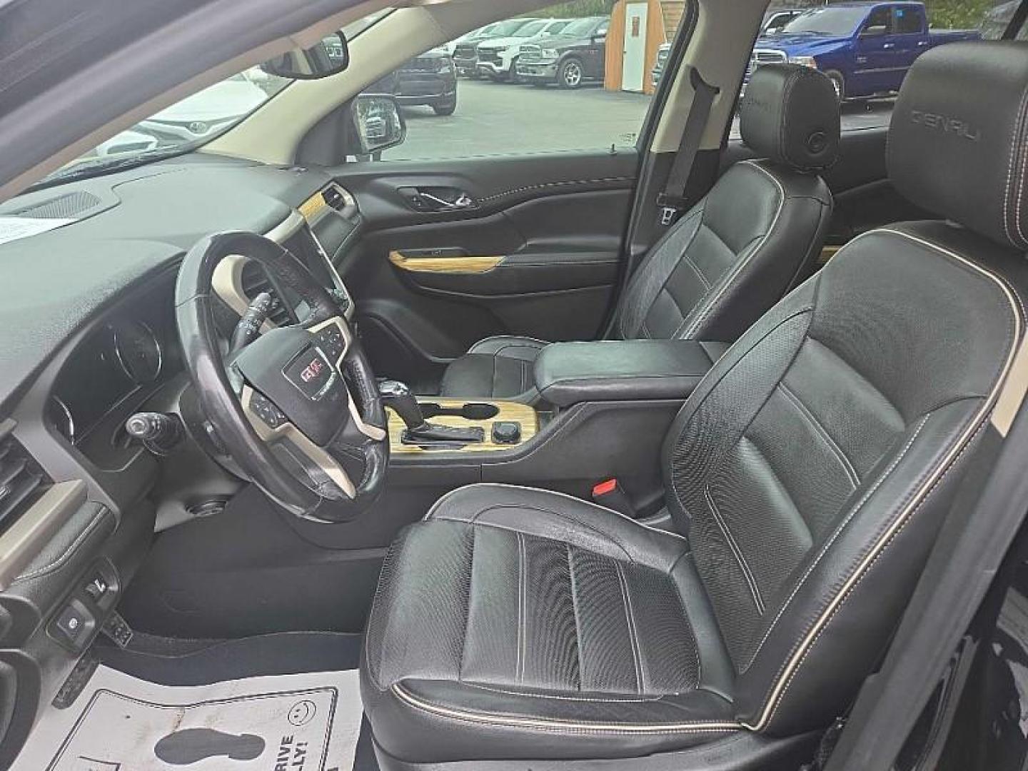 2019 BLACK /BLACK GMC Acadia Denali FWD (1GKKNPLS8KZ) with an 3.6L V6 DOHC 24V engine, 6A transmission, located at 3304 Woodville Road, Northwood, OH, 43619, (419) 210-8019, 41.612694, -83.480743 - Your #1 Destination for Auto Loans and mdash;No Matter Your Credit!At our dealership, we believe everyone deserves the opportunity to drive their dream car and mdash;whether you have good credit, bad credit, or no credit at all. With a wide selection of hundreds of cars, trucks, and SUVs, you'll fin - Photo#9