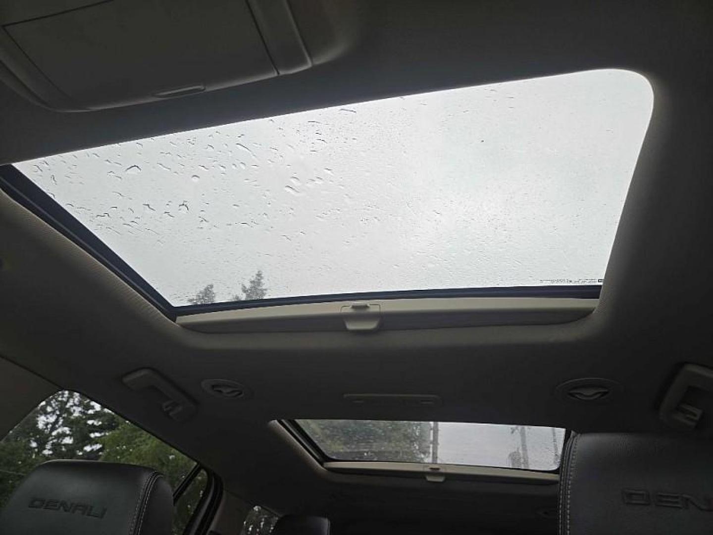 2019 BLACK /BLACK GMC Acadia Denali FWD (1GKKNPLS8KZ) with an 3.6L V6 DOHC 24V engine, 6A transmission, located at 3304 Woodville Road, Northwood, OH, 43619, (419) 210-8019, 41.612694, -83.480743 - Your #1 Destination for Auto Loans and mdash;No Matter Your Credit!At our dealership, we believe everyone deserves the opportunity to drive their dream car and mdash;whether you have good credit, bad credit, or no credit at all. With a wide selection of hundreds of cars, trucks, and SUVs, you'll fin - Photo#23