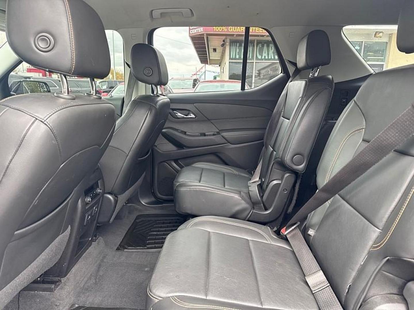 2020 RED /BLACK Chevrolet Traverse LT Leather FWD (1GNERHKW0LJ) with an 3.6L V6 DOHC 24V engine, 9A transmission, located at 3304 Woodville Road, Northwood, OH, 43619, (419) 210-8019, 41.612694, -83.480743 - Your #1 Destination for Auto Loans and mdash;No Matter Your Credit!At our dealership, we believe everyone deserves the opportunity to drive their dream car and mdash;whether you have good credit, bad credit, or no credit at all. With a wide selection of hundreds of cars, trucks, and SUVs, you'll fin - Photo#11