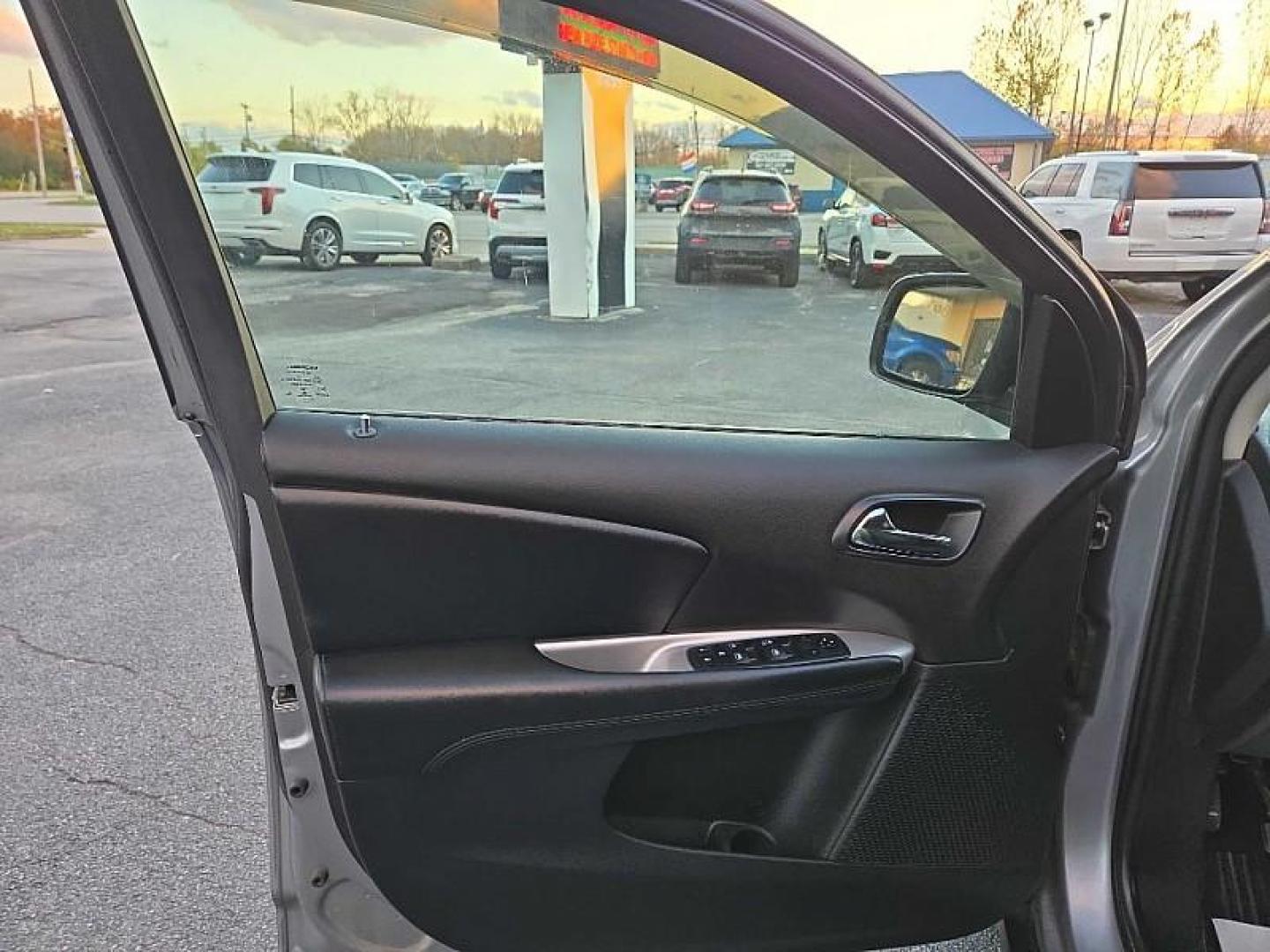 2020 SILVER /BLACK Dodge Journey SE Value (3C4PDCAB6LT) with an 2.4L L4 DOHC 16V engine, 6A transmission, located at 3304 Woodville Road, Northwood, OH, 43619, (419) 210-8019, 41.612694, -83.480743 - Your #1 Destination for Auto Loans and mdash;No Matter Your Credit!At our dealership, we believe everyone deserves the opportunity to drive their dream car and mdash;whether you have good credit, bad credit, or no credit at all. With a wide selection of hundreds of cars, trucks, and SUVs, you'll fin - Photo#8