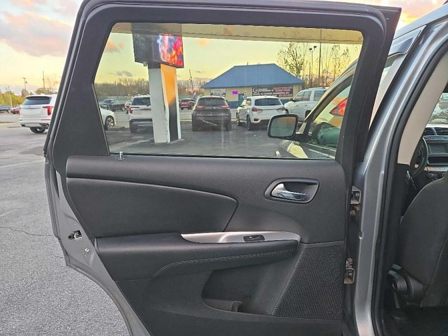 2020 SILVER /BLACK Dodge Journey SE Value (3C4PDCAB6LT) with an 2.4L L4 DOHC 16V engine, 6A transmission, located at 3304 Woodville Road, Northwood, OH, 43619, (419) 210-8019, 41.612694, -83.480743 - Your #1 Destination for Auto Loans and mdash;No Matter Your Credit!At our dealership, we believe everyone deserves the opportunity to drive their dream car and mdash;whether you have good credit, bad credit, or no credit at all. With a wide selection of hundreds of cars, trucks, and SUVs, you'll fin - Photo#10