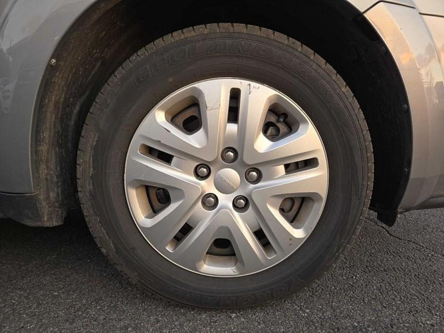 2020 SILVER /BLACK Dodge Journey SE Value (3C4PDCAB6LT) with an 2.4L L4 DOHC 16V engine, 6A transmission, located at 3304 Woodville Road, Northwood, OH, 43619, (419) 210-8019, 41.612694, -83.480743 - Your #1 Destination for Auto Loans and mdash;No Matter Your Credit!At our dealership, we believe everyone deserves the opportunity to drive their dream car and mdash;whether you have good credit, bad credit, or no credit at all. With a wide selection of hundreds of cars, trucks, and SUVs, you'll fin - Photo#19