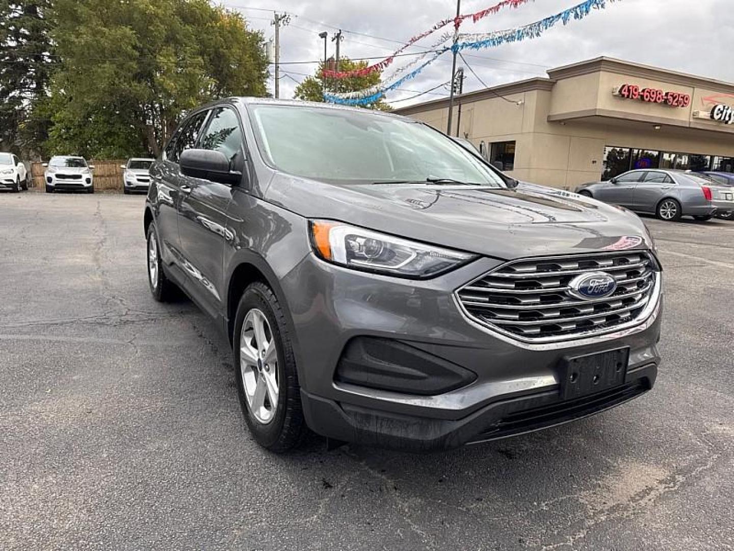 2022 GRAY /BLACK Ford Edge SE AWD (2FMPK4G98NB) with an 2.0L L4 DOHC 16V engine, 6A transmission, located at 3304 Woodville Road, Northwood, OH, 43619, (419) 210-8019, 41.612694, -83.480743 - Photo#6