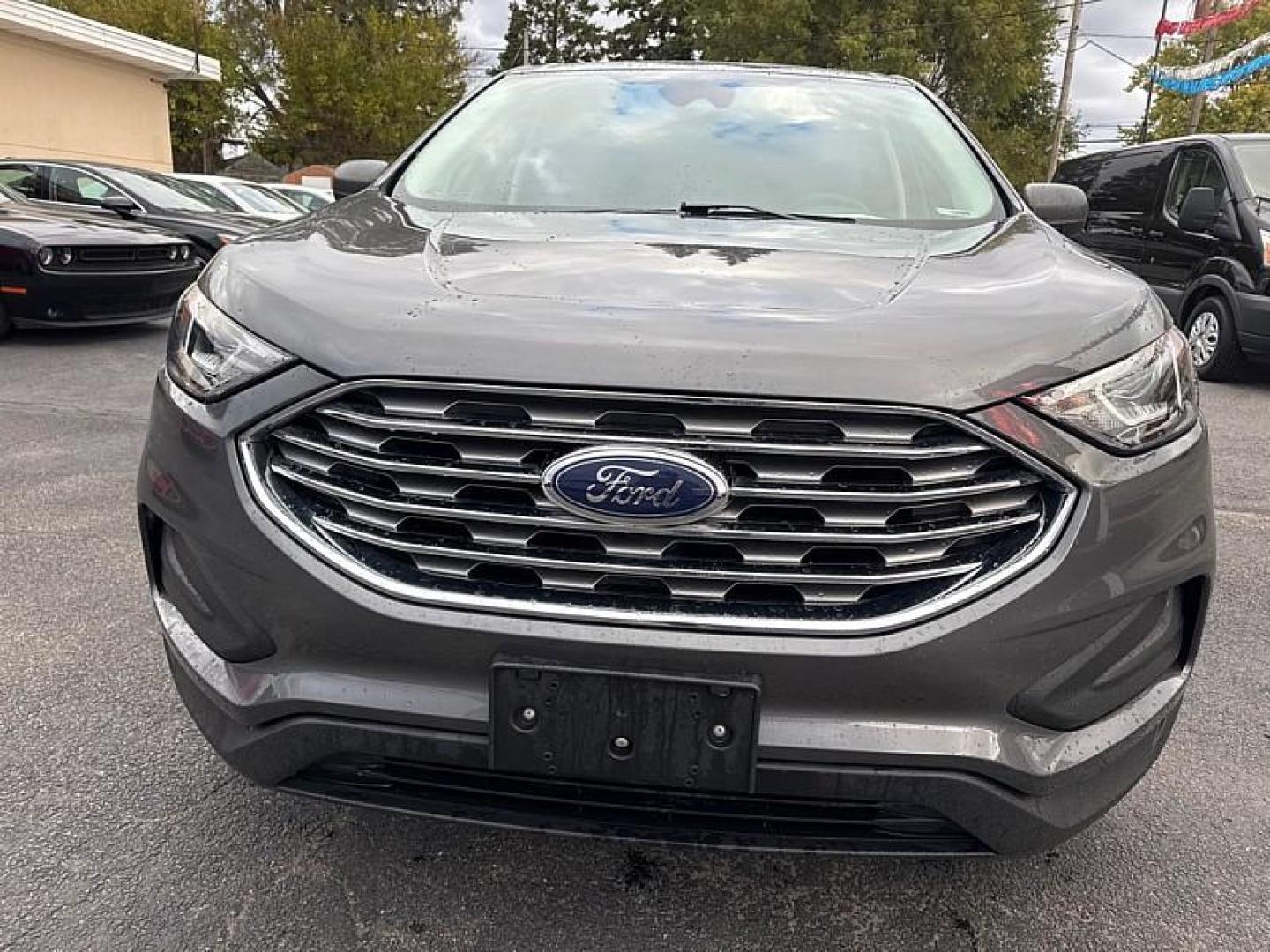 2022 GRAY /BLACK Ford Edge SE AWD (2FMPK4G98NB) with an 2.0L L4 DOHC 16V engine, 6A transmission, located at 3304 Woodville Road, Northwood, OH, 43619, (419) 210-8019, 41.612694, -83.480743 - Photo#7