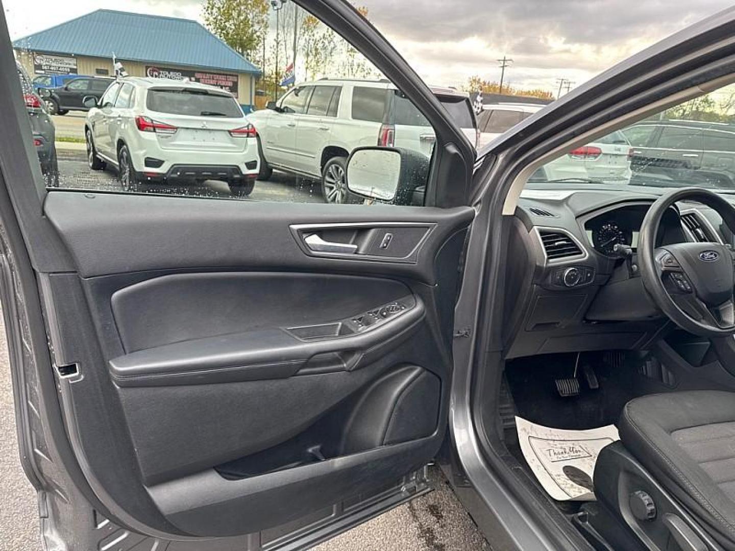 2022 GRAY /BLACK Ford Edge SE AWD (2FMPK4G98NB) with an 2.0L L4 DOHC 16V engine, 6A transmission, located at 3304 Woodville Road, Northwood, OH, 43619, (419) 210-8019, 41.612694, -83.480743 - Photo#8