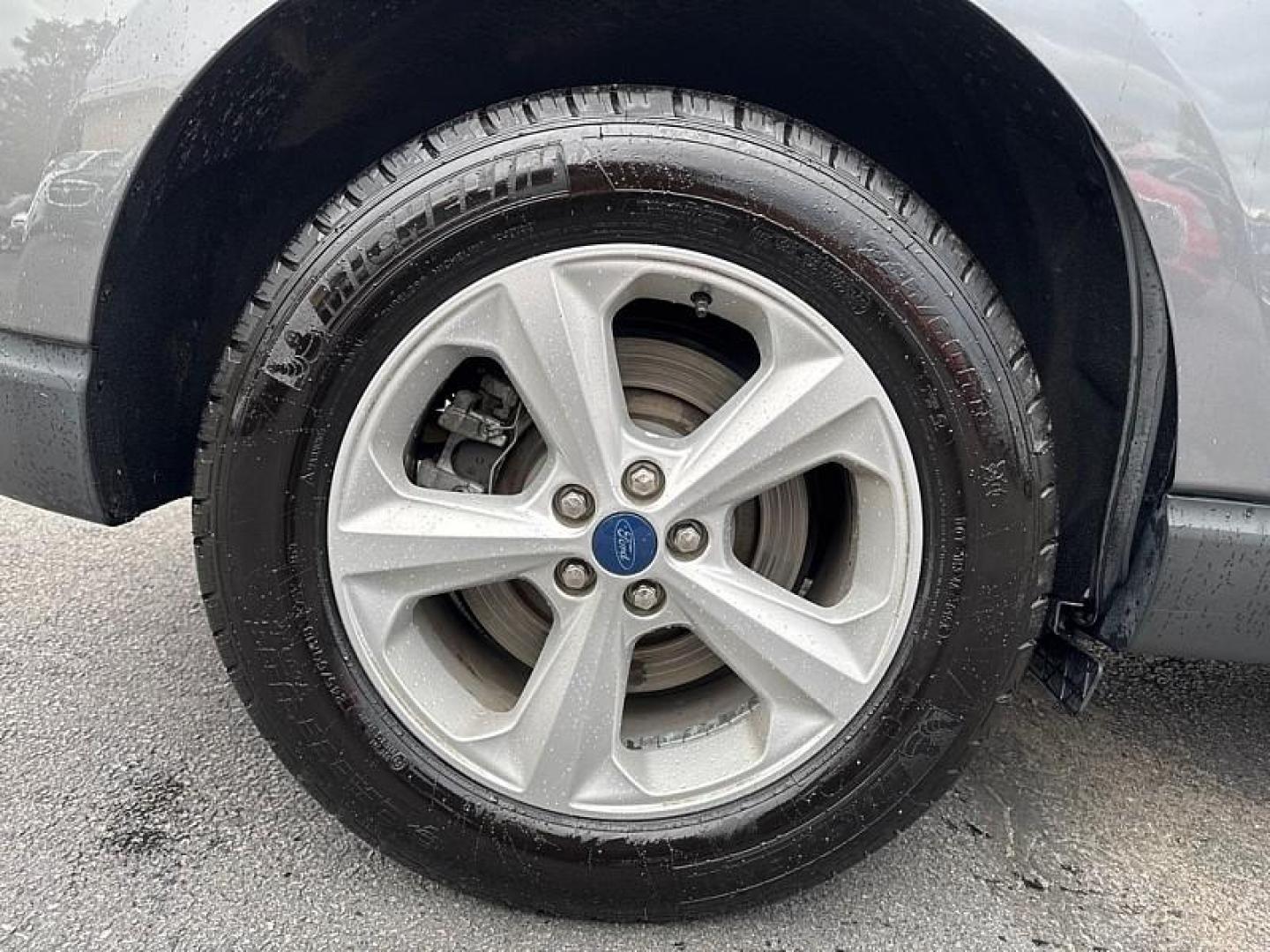 2022 GRAY /BLACK Ford Edge SE AWD (2FMPK4G98NB) with an 2.0L L4 DOHC 16V engine, 6A transmission, located at 3304 Woodville Road, Northwood, OH, 43619, (419) 210-8019, 41.612694, -83.480743 - Photo#17