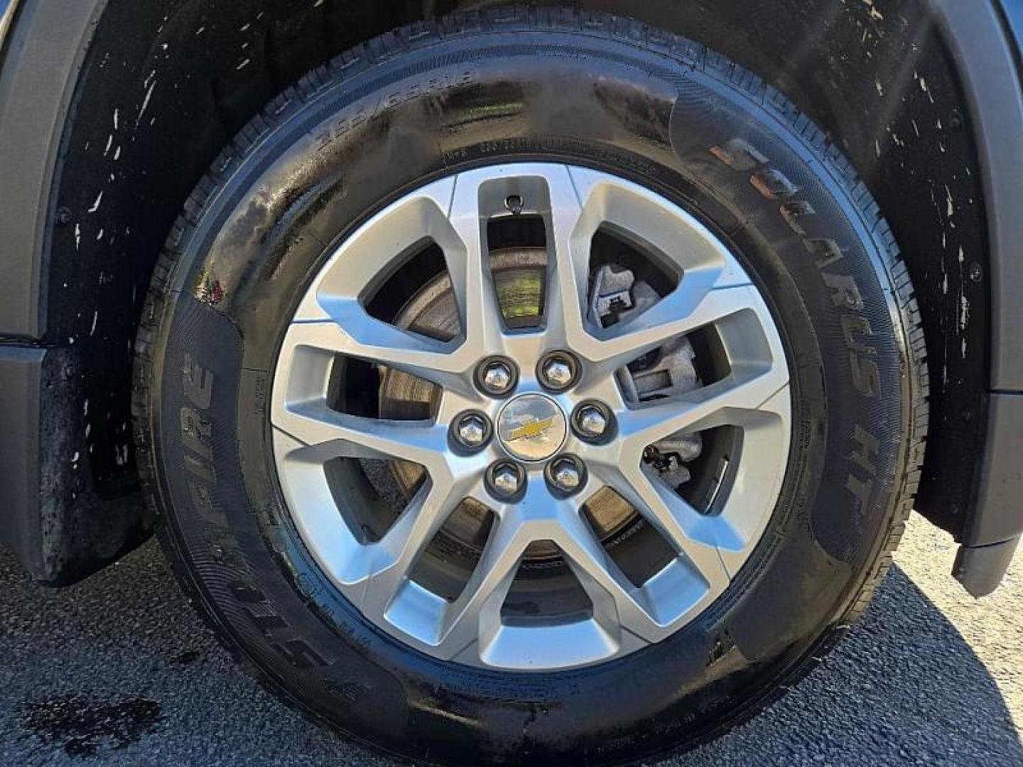 2021 BLACK /BLACK Chevrolet Traverse LT Cloth AWD (1GNEVGKW7MJ) with an 3.6L V6 DOHC 24V engine, 9A transmission, located at 3304 Woodville Road, Northwood, OH, 43619, (419) 210-8019, 41.612694, -83.480743 - Photo#19