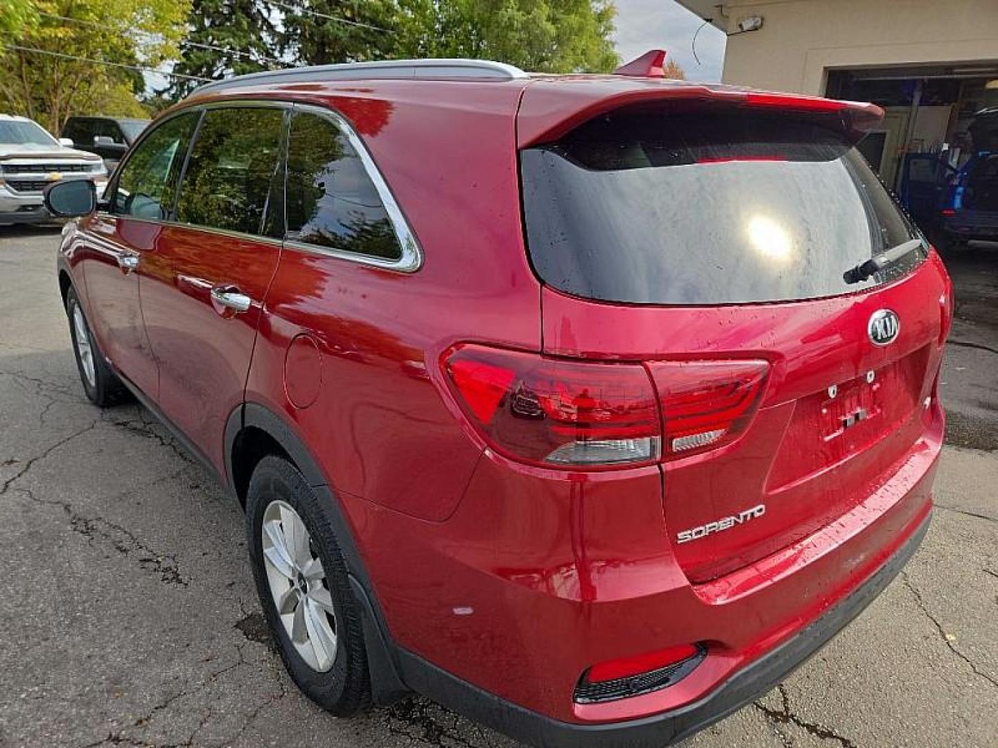 2019 RED /BLACK Kia Sorento LX AWD (5XYPGDA30KG) with an 2.4L L4 DOHC 16V engine, 6A transmission, located at 3304 Woodville Road, Northwood, OH, 43619, (419) 210-8019, 41.612694, -83.480743 - Photo#2