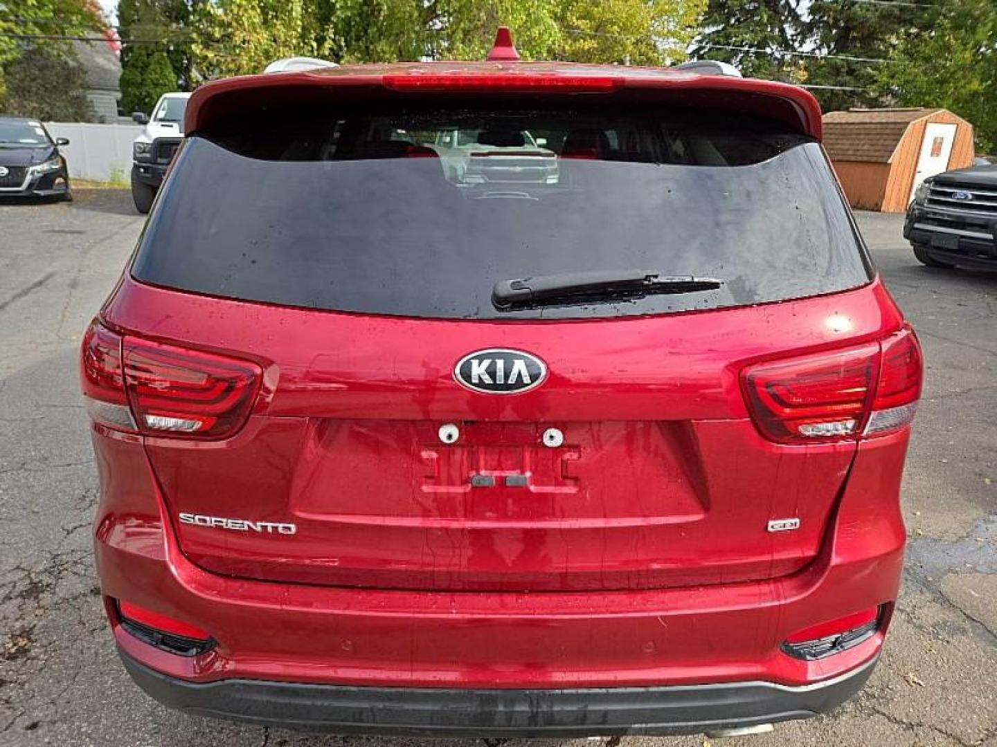 2019 RED /BLACK Kia Sorento LX AWD (5XYPGDA30KG) with an 2.4L L4 DOHC 16V engine, 6A transmission, located at 3304 Woodville Road, Northwood, OH, 43619, (419) 210-8019, 41.612694, -83.480743 - Photo#3