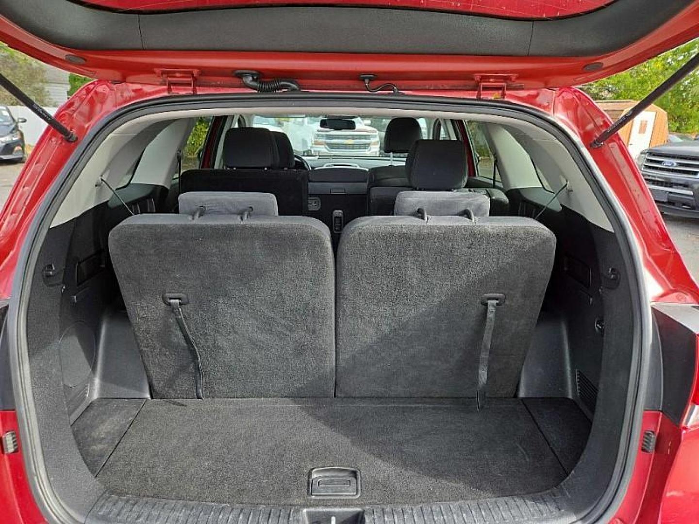 2019 RED /BLACK Kia Sorento LX AWD (5XYPGDA30KG) with an 2.4L L4 DOHC 16V engine, 6A transmission, located at 3304 Woodville Road, Northwood, OH, 43619, (419) 210-8019, 41.612694, -83.480743 - Photo#13