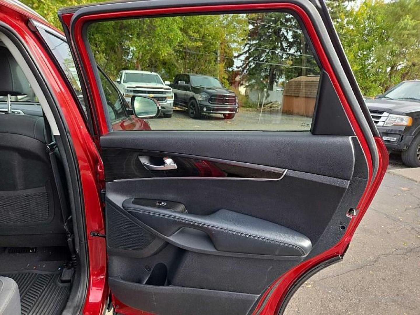 2019 RED /BLACK Kia Sorento LX AWD (5XYPGDA30KG) with an 2.4L L4 DOHC 16V engine, 6A transmission, located at 3304 Woodville Road, Northwood, OH, 43619, (419) 210-8019, 41.612694, -83.480743 - Photo#14