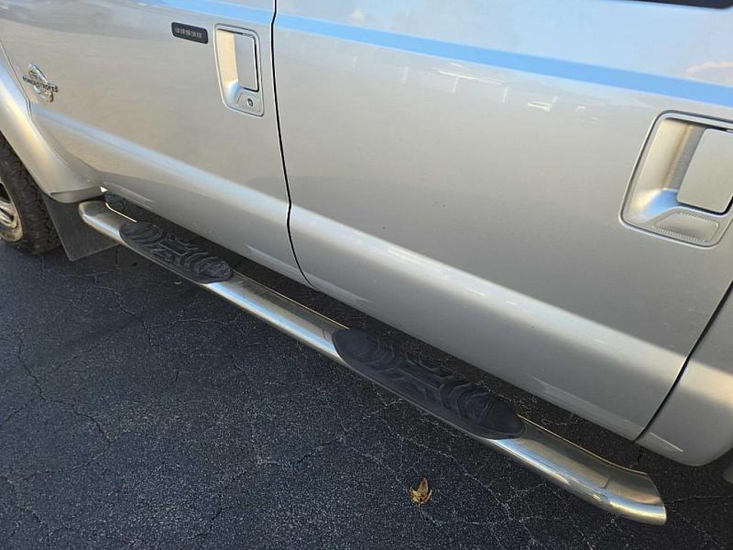 2015 SILVER /BLACK Ford F-350 SD King Ranch Crew Cab Long Bed DRW 4WD (1FT8W3DT0FE) with an 6.7L V8 OHV 16V DIESEL engine, 6-Speed Automatic transmission, located at 3304 Woodville Road, Northwood, OH, 43619, (419) 210-8019, 41.612694, -83.480743 - Photo#7