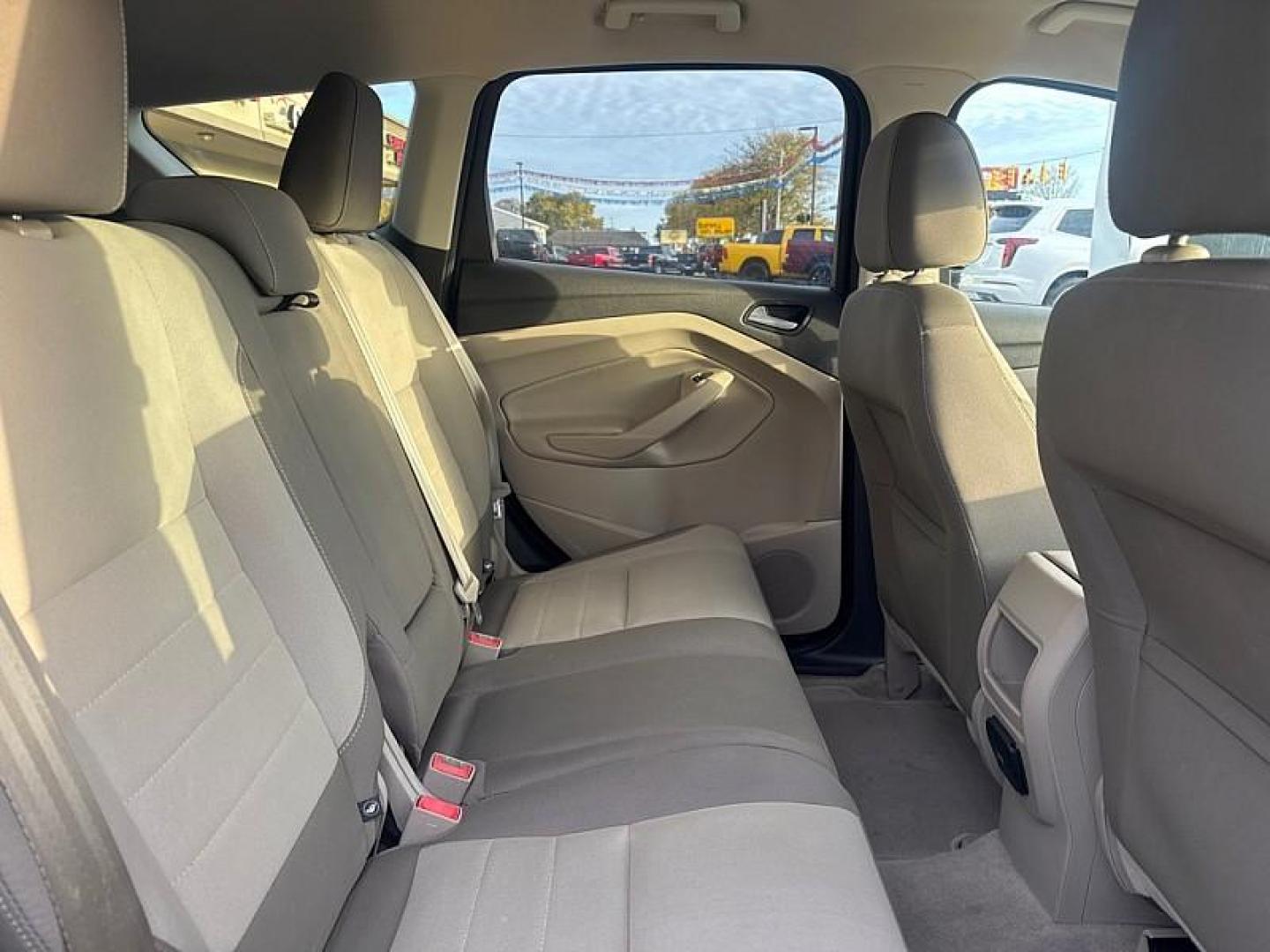 2016 BLUE /GRAY Ford Escape SE 4WD (1FMCU9GX0GU) with an 1.6L L4 DOHC 16V engine, 6-Speed Automatic transmission, located at 3304 Woodville Road, Northwood, OH, 43619, (419) 210-8019, 41.612694, -83.480743 - Your #1 Destination for Auto Loans and mdash;No Matter Your Credit!At our dealership, we believe everyone deserves the opportunity to drive their dream car and mdash;whether you have good credit, bad credit, or no credit at all. With a wide selection of hundreds of cars, trucks, and SUVs, you'll fin - Photo#15